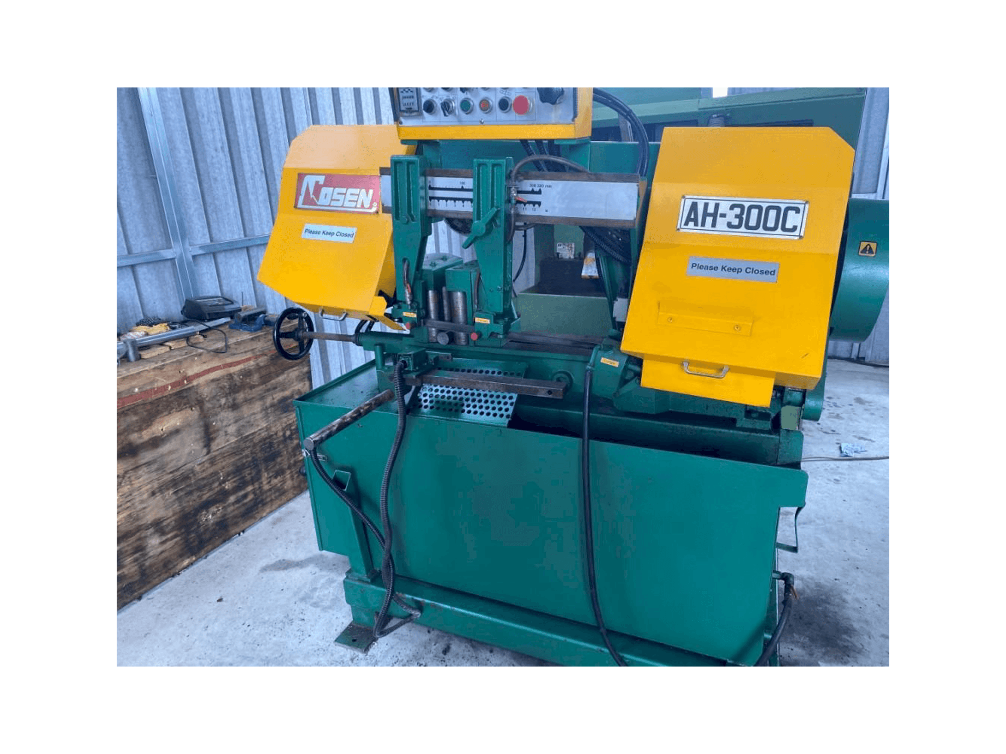 Vista frontale della macchina Cosen AH300C