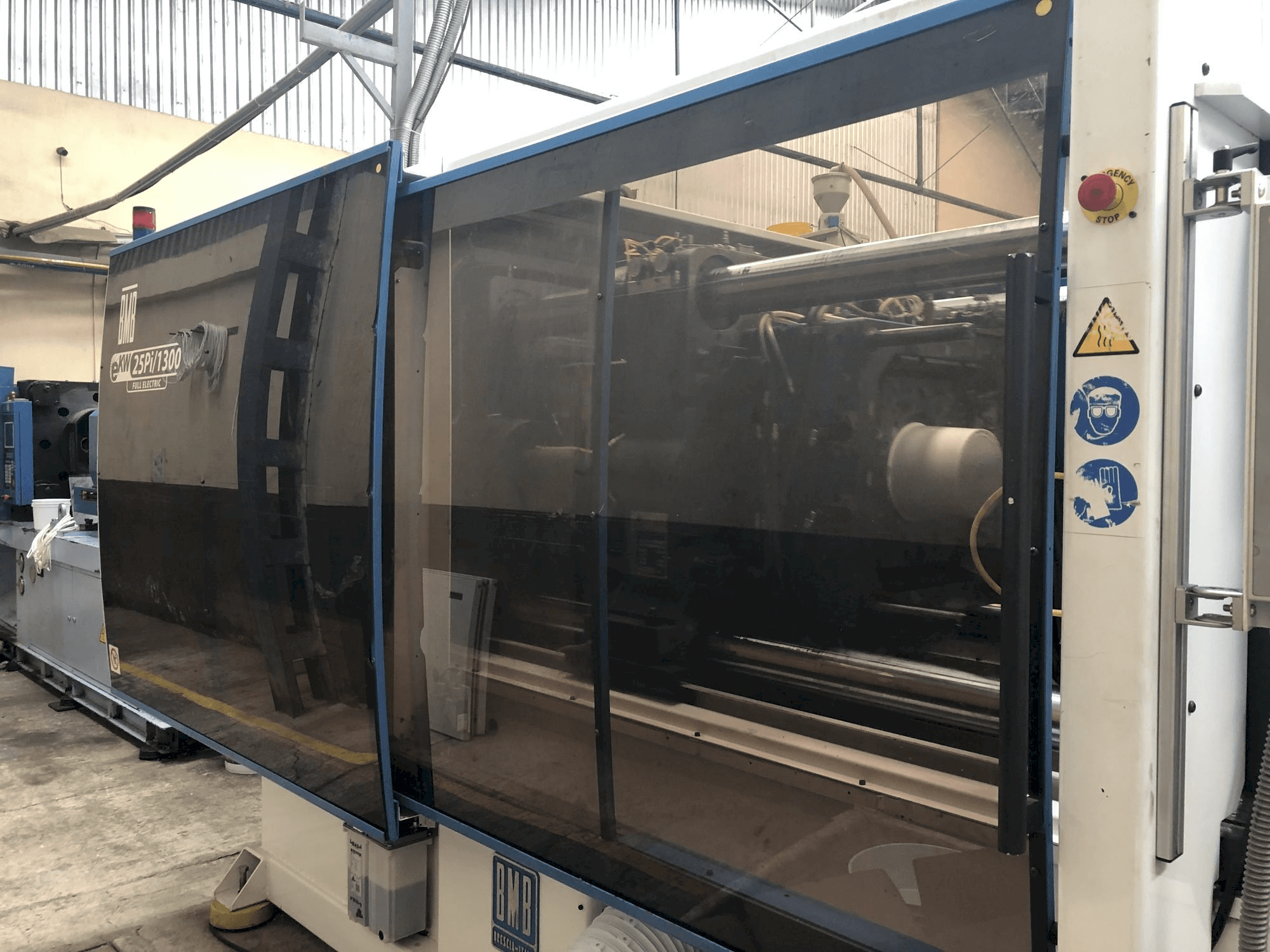 Vista lato sinistro della macchina BMB eKW 25 Pi/1300