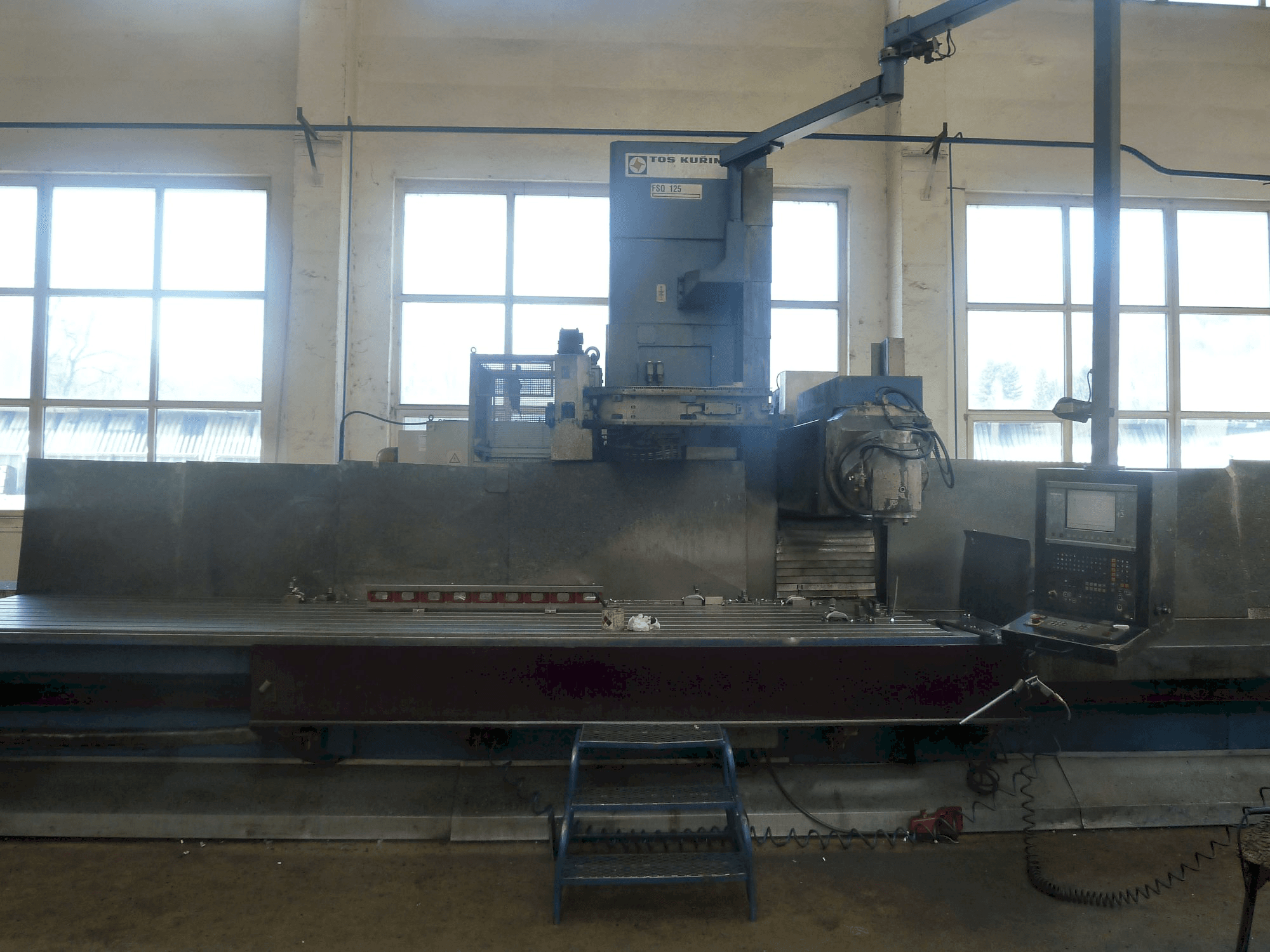 Vista frontale della macchina TOS FSQ 125-OR/A5