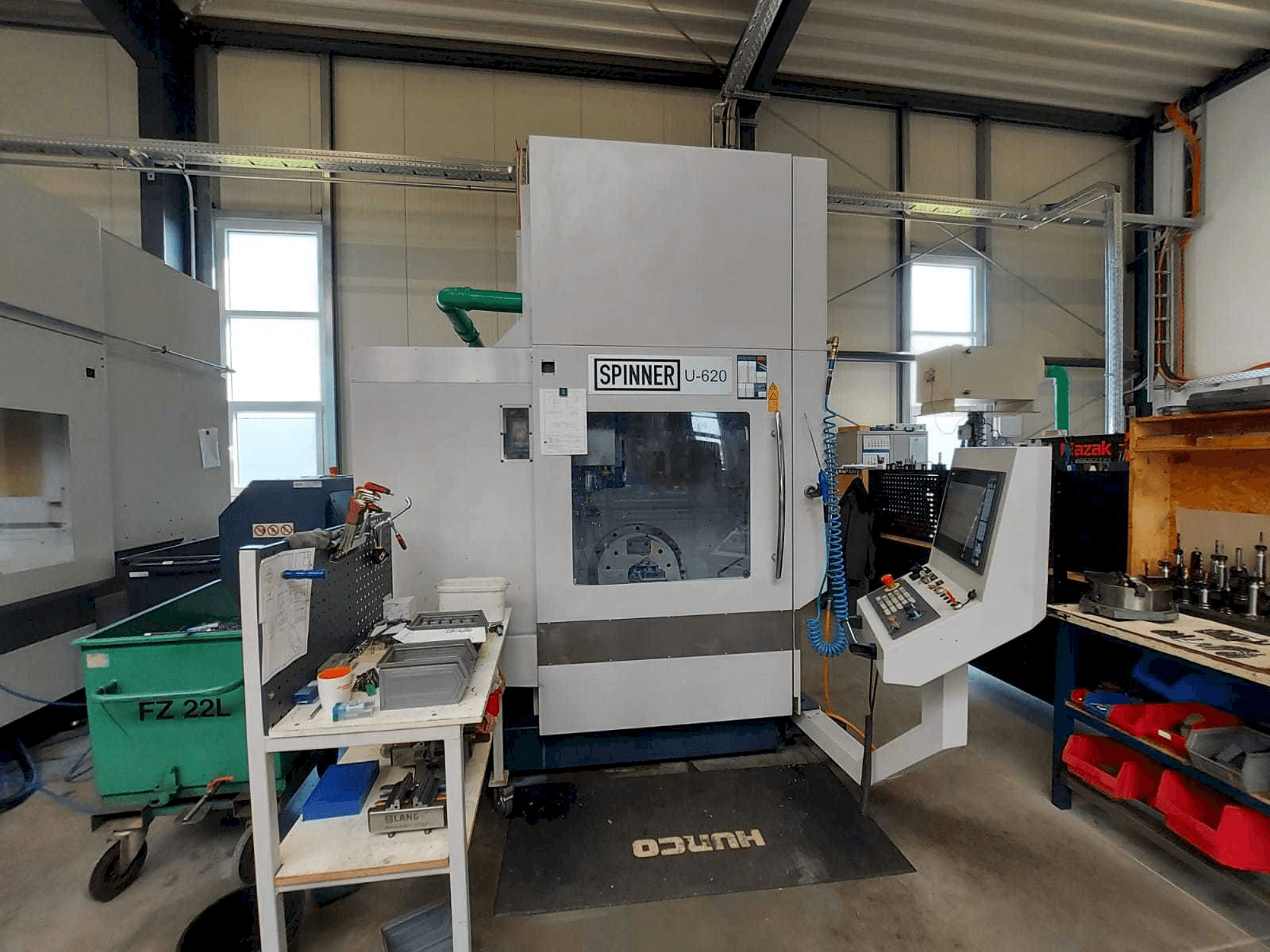 Vista frontale della macchina SPINNER U5-620