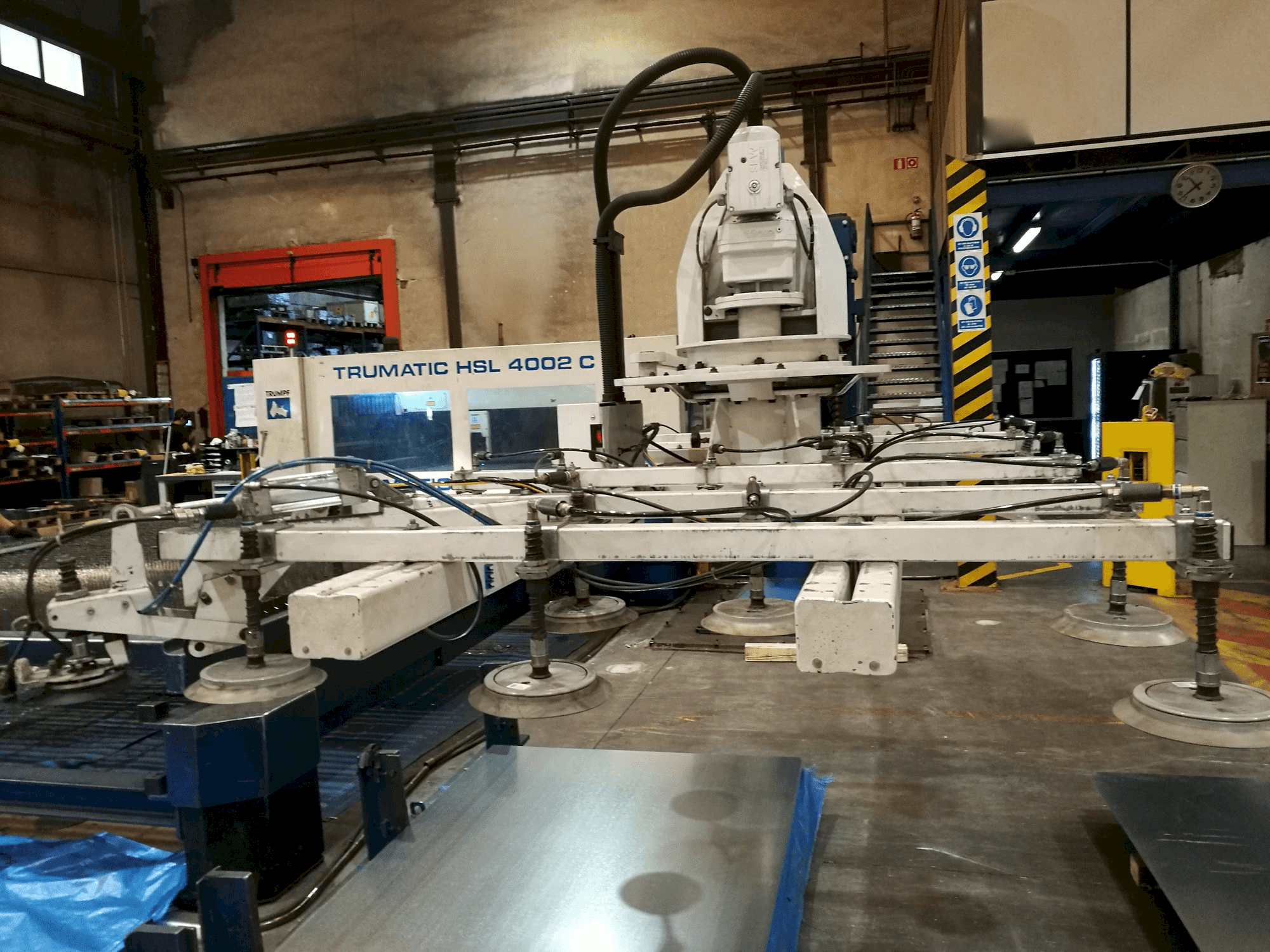 Vista frontale della macchina Trumpf TRUMATIC HSL 4002 C