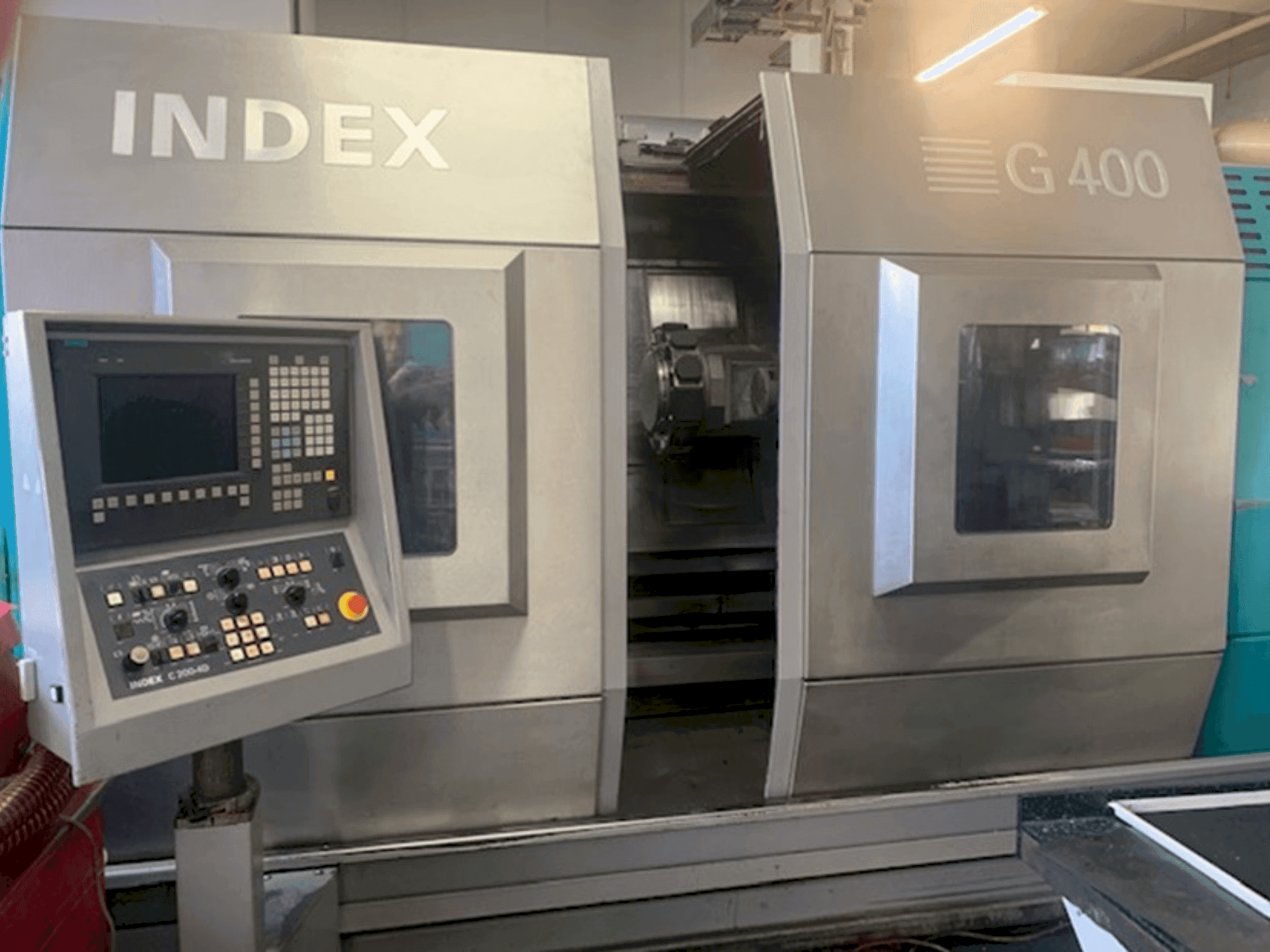 Vista frontale della macchina Index G400