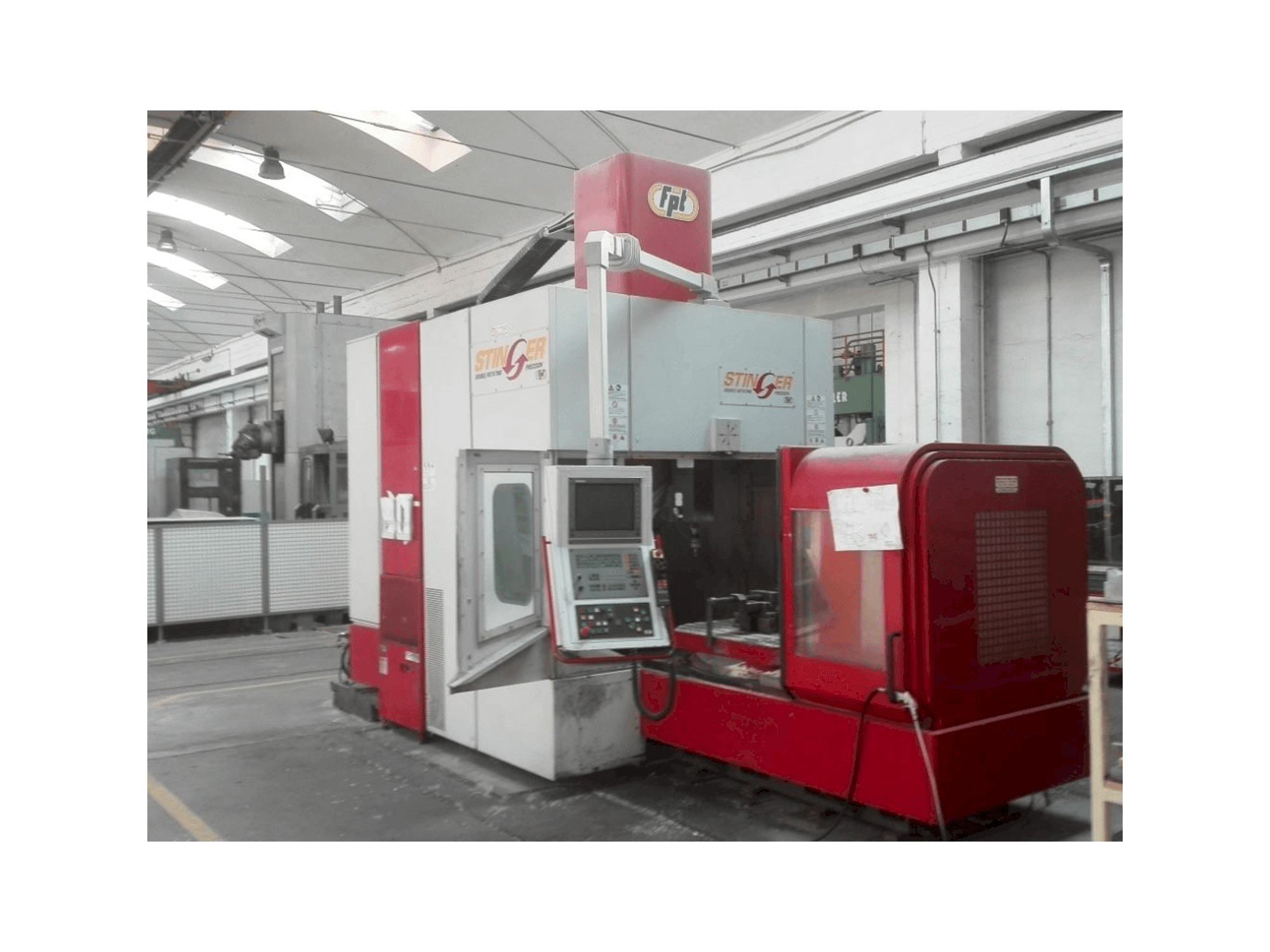 Vista frontale della macchina FPT Stinger