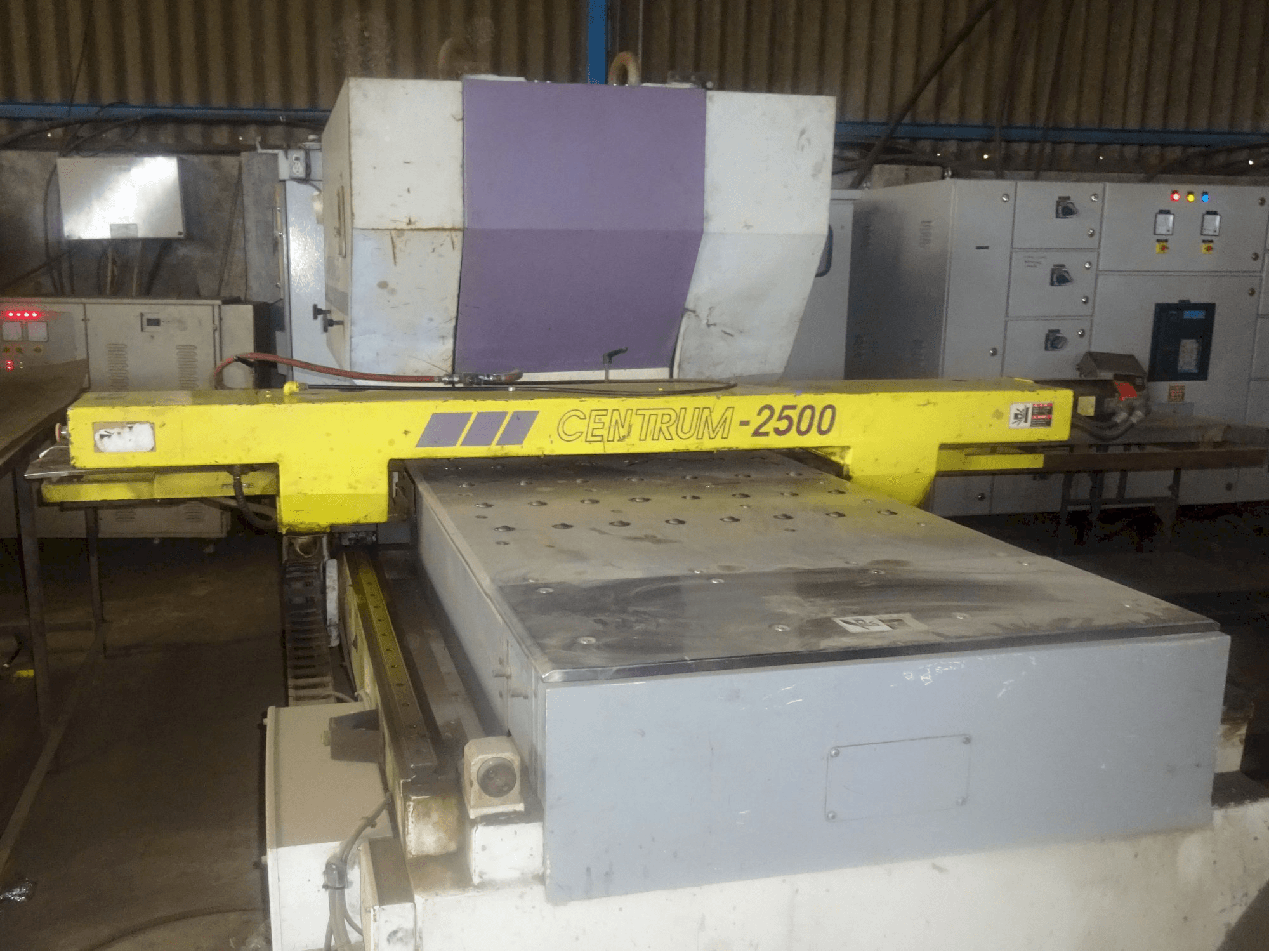 Vista frontale della macchina Murata Wiedemann C-2500