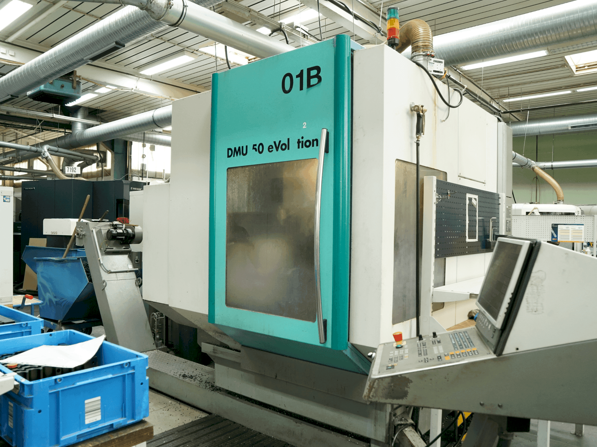 Vista frontale della macchina DECKEL MAHO DMU 50 Evolution (2000)