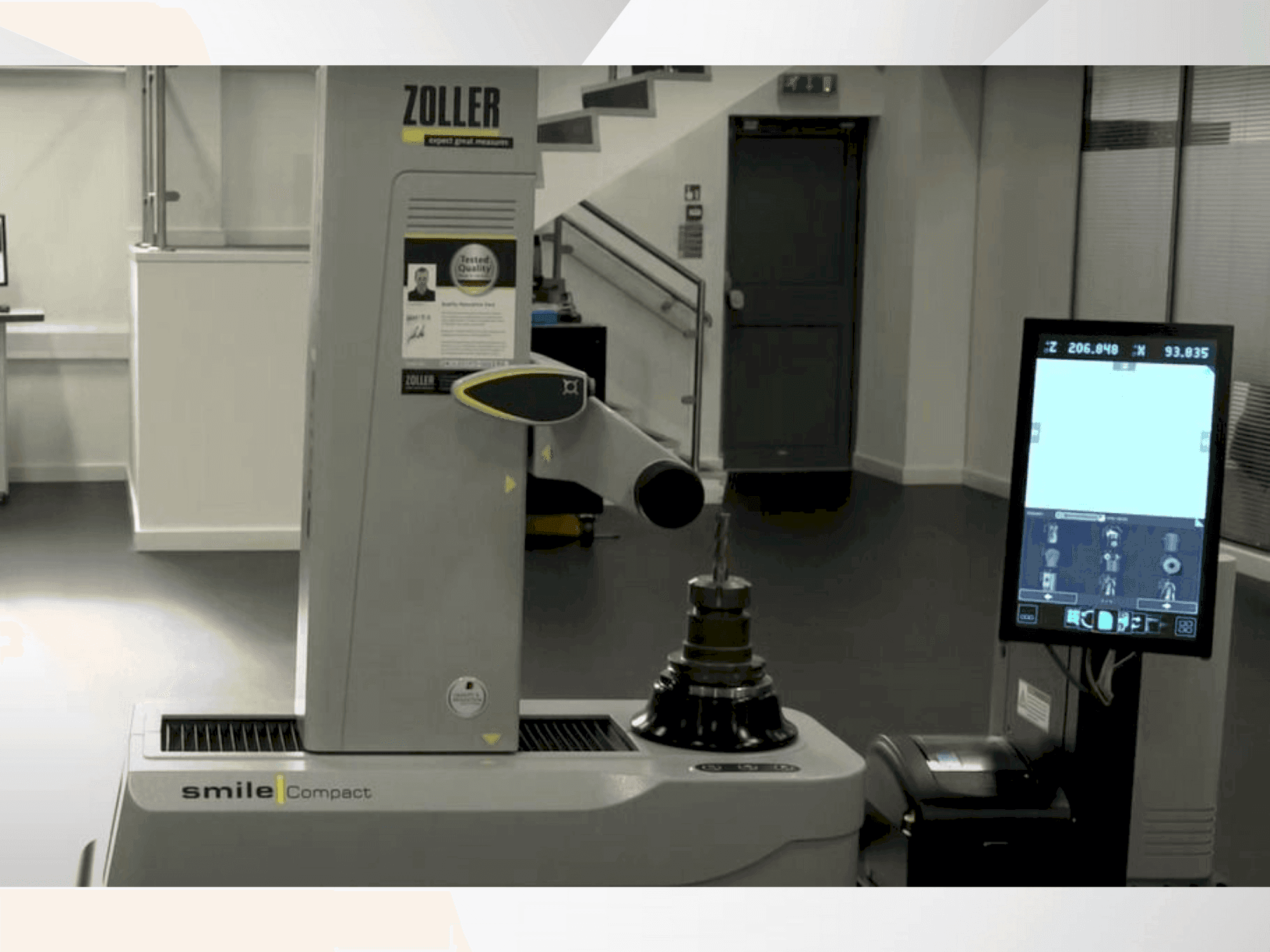 Vista frontale della macchina Zoller Smile Pilot 4.0