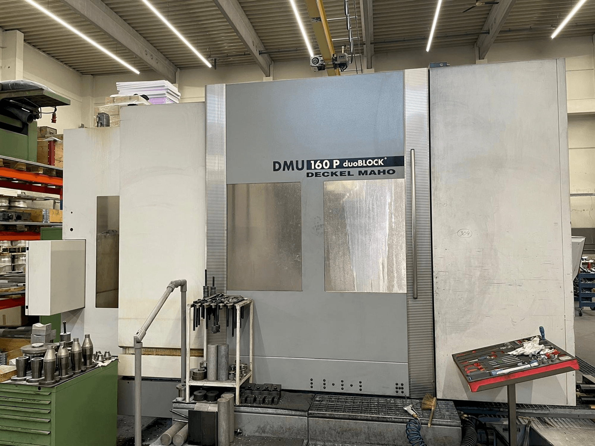 Vista frontale della macchina DECKEL MAHO DMU 160 P duoBLOCK