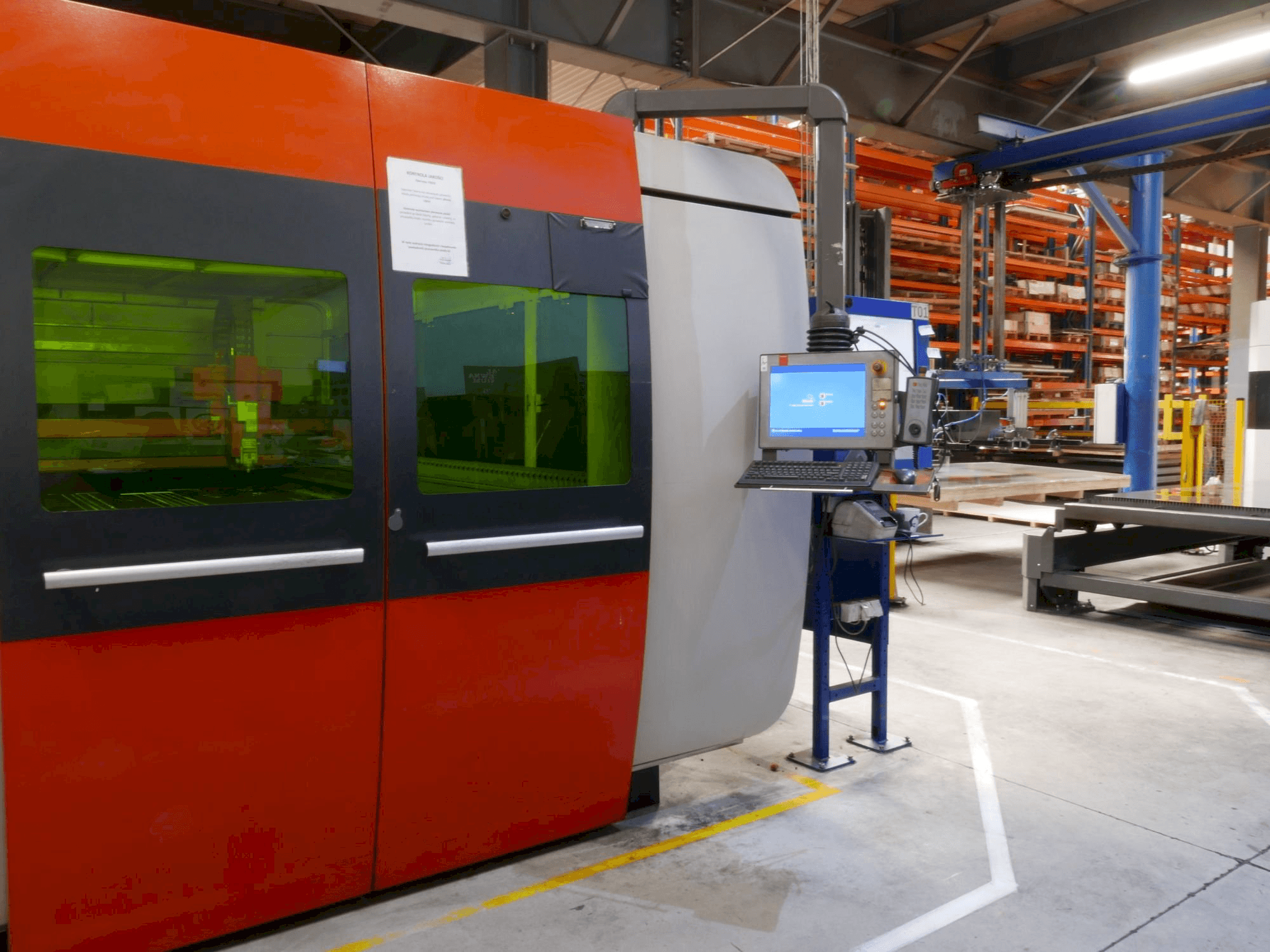 Vista frontale della macchina Bystronic BySprint Fiber 3015