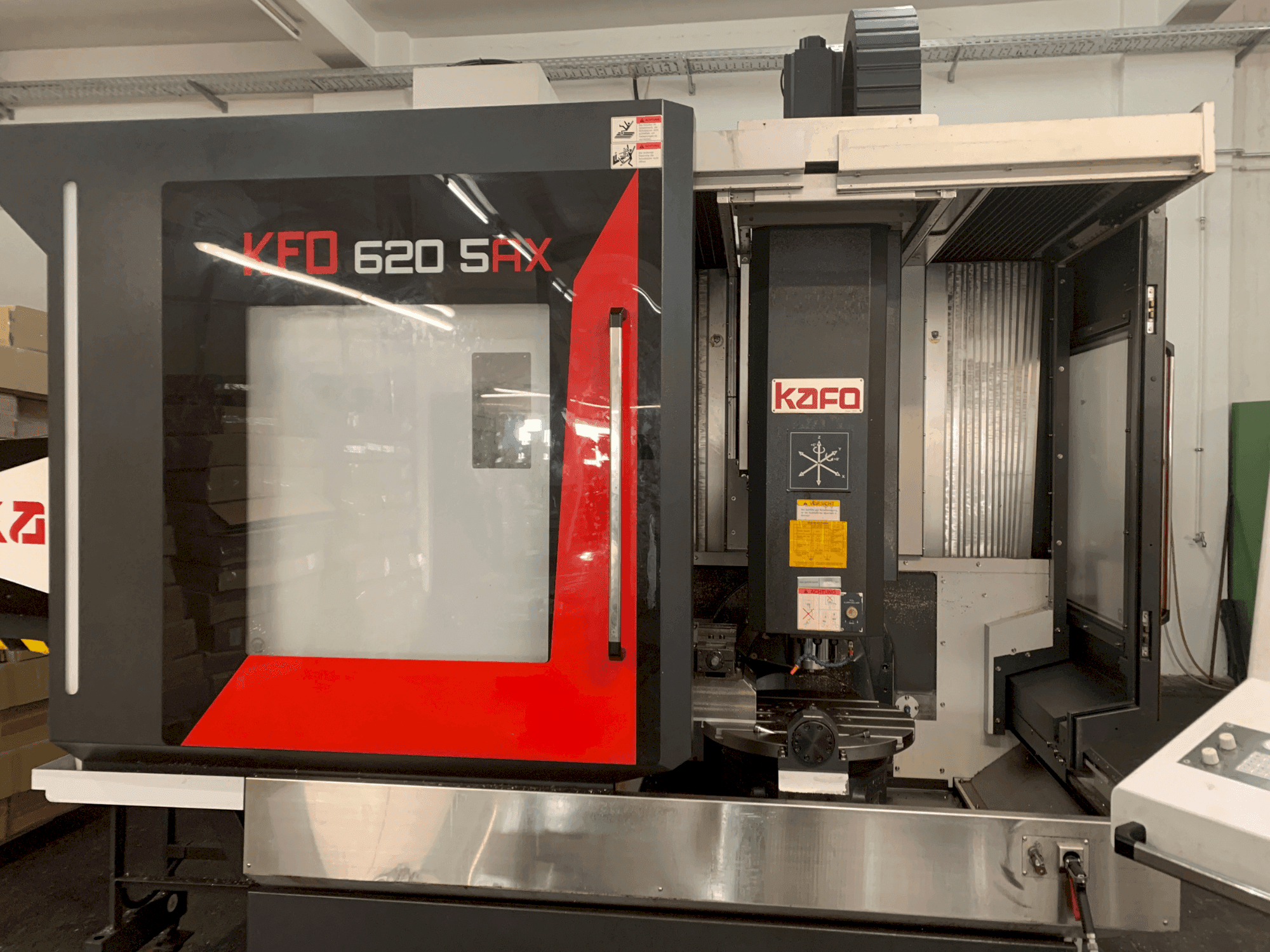 Vista frontale della macchina KAFO KFO 620 5AX