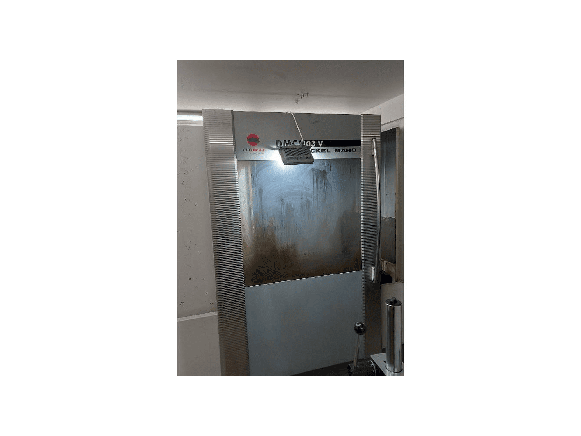 Vista frontale della macchina DMG DMC 103 V