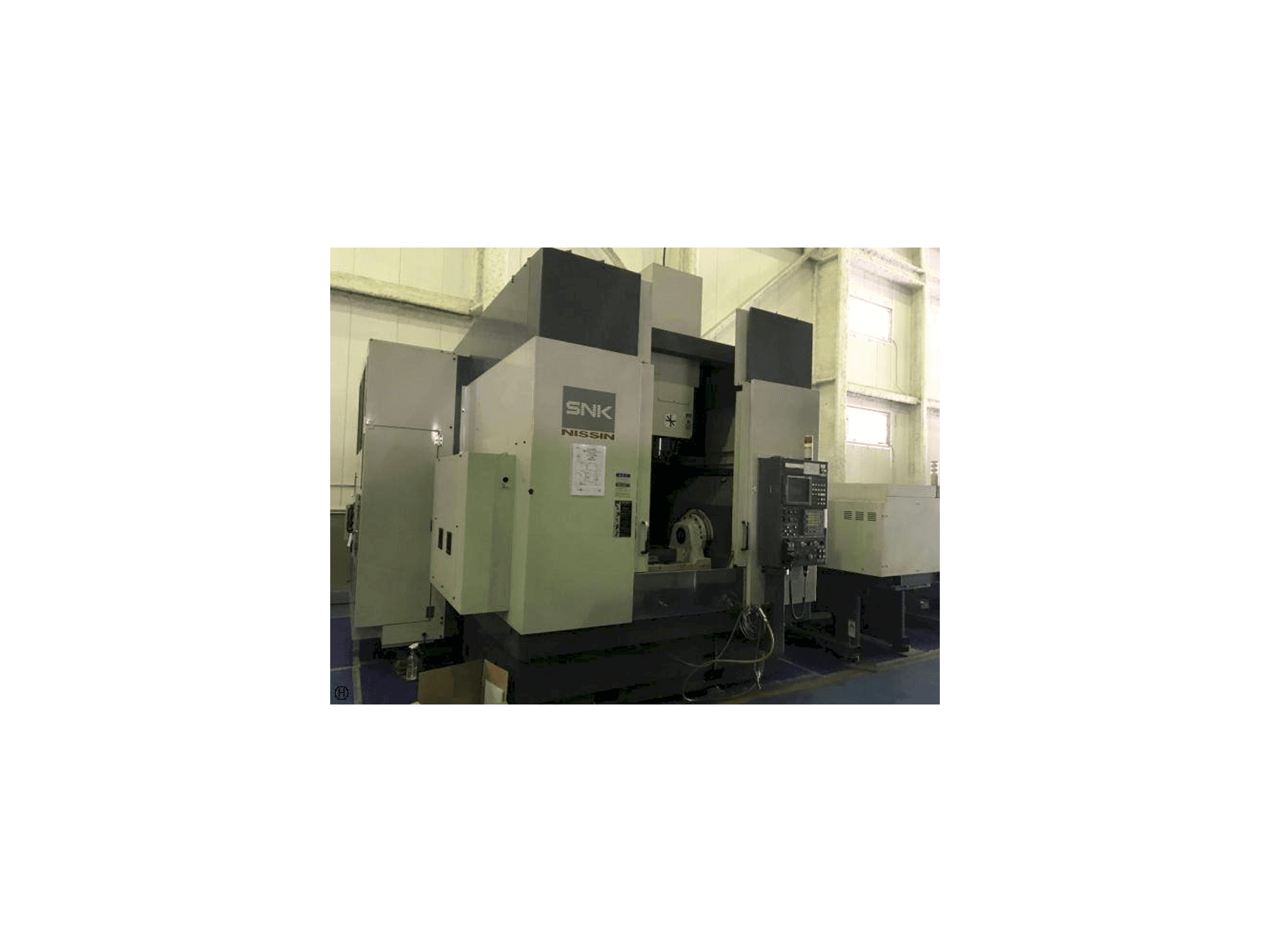 Vista frontale della macchina SNK Nissin