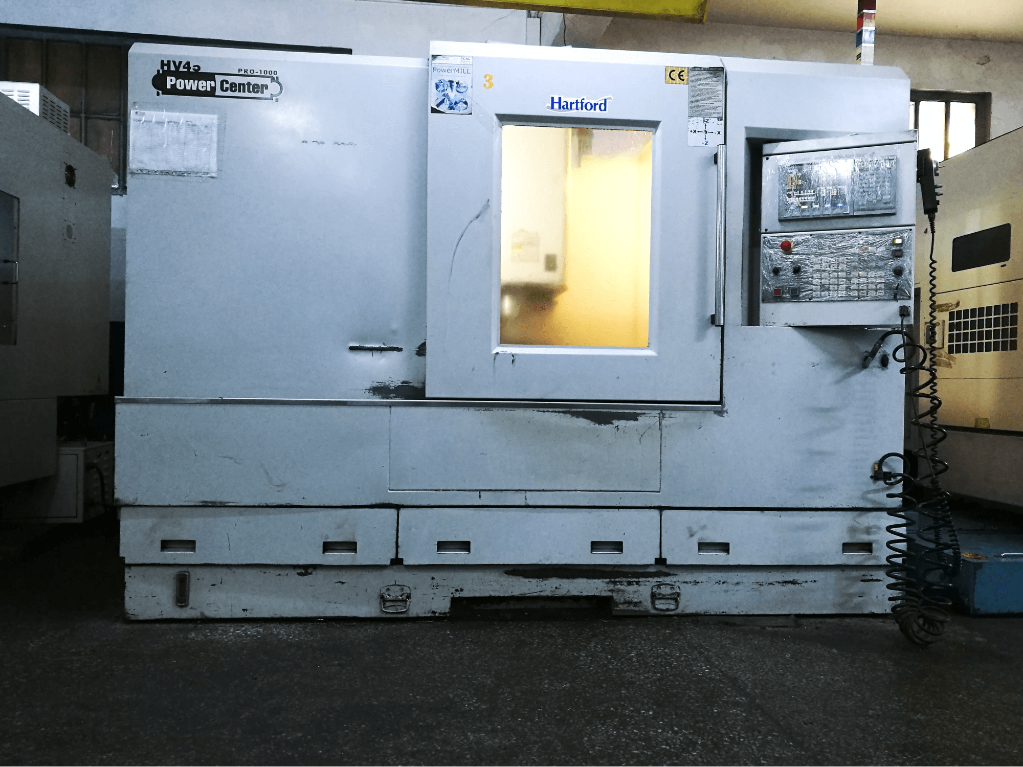 Vista frontale della macchina Hartford PRO1000S