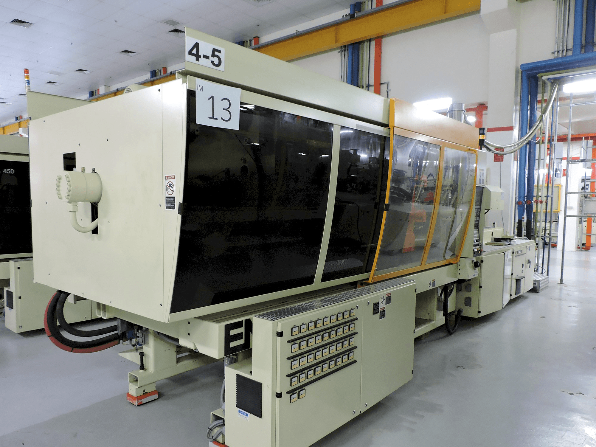 Vista lato sinistro della macchina ENGEL TOGGLE 1350/450