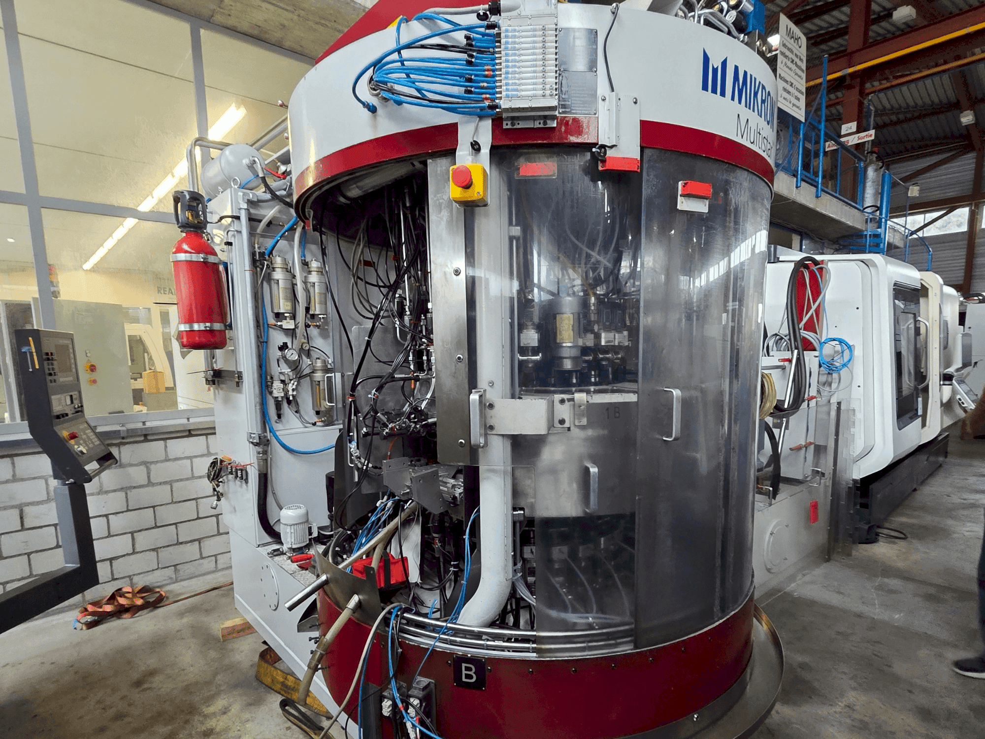 Vista frontale della macchina MIKRON Multistar CX-24/500R