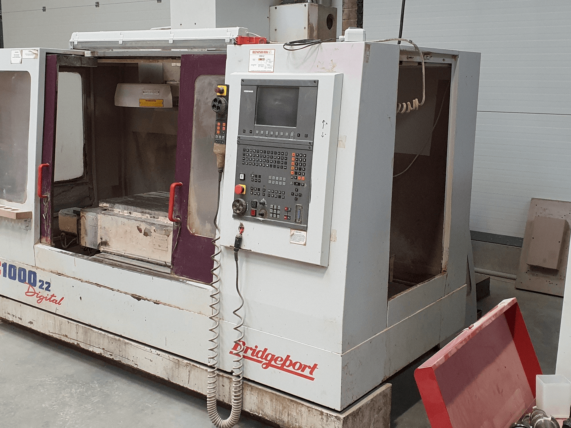 Vista frontale della macchina Bridgeport VMC 1000/22