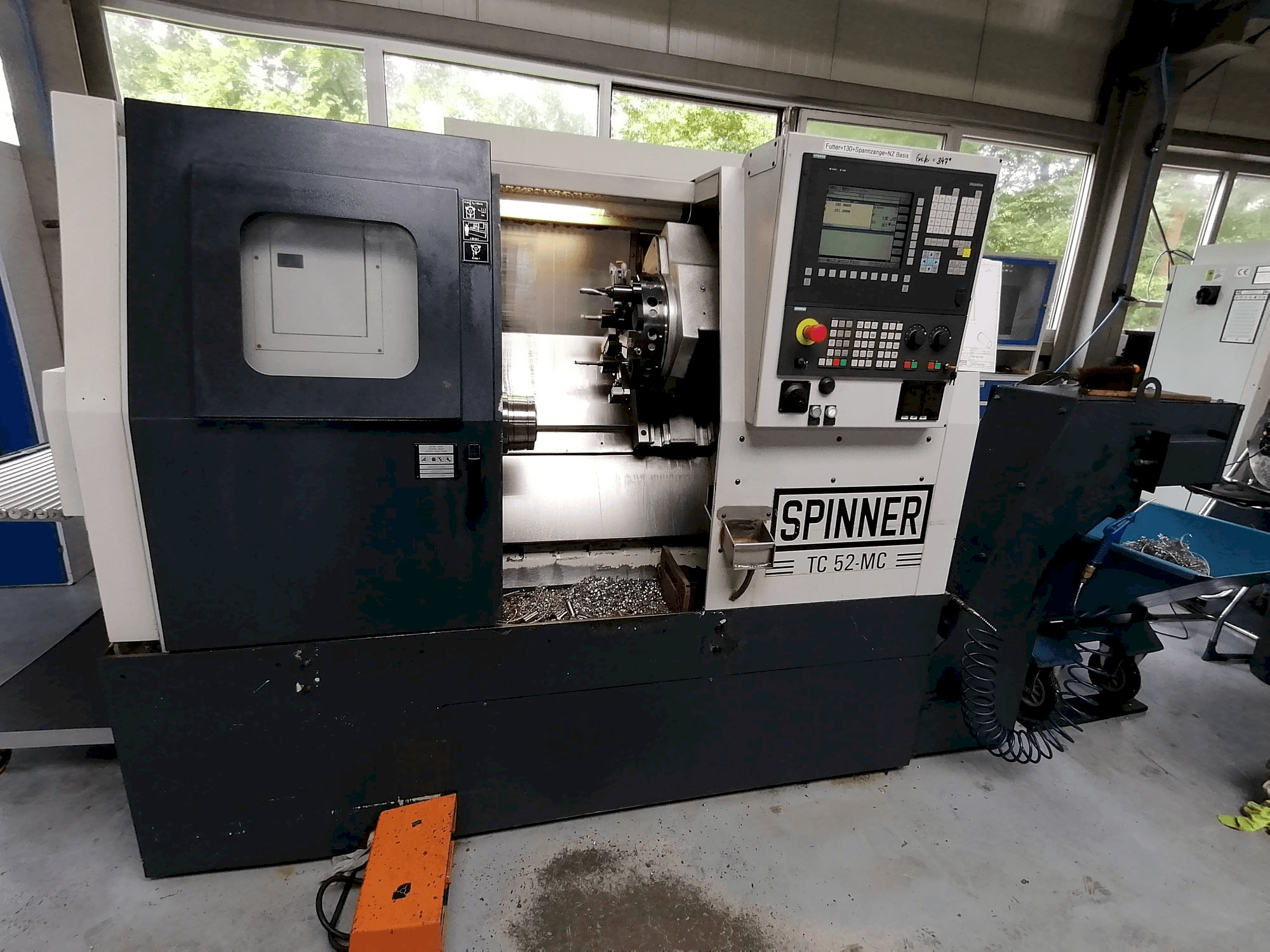 Vista frontale della macchina SPINNER TC 52-MC