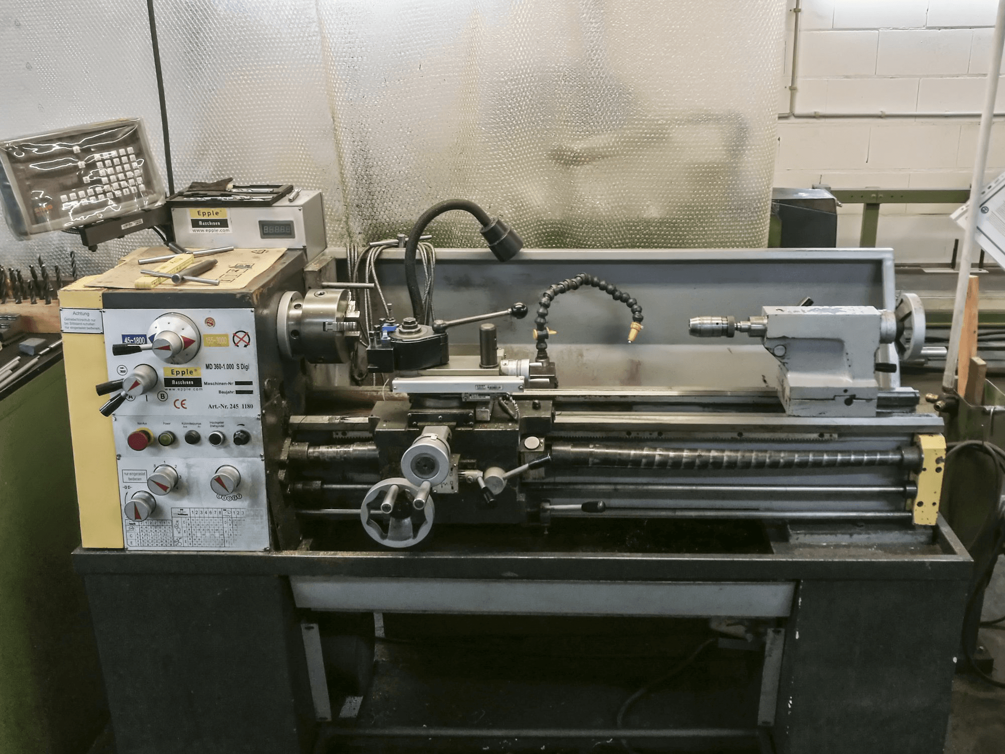 Vista frontale della macchina Epple MD 360-1000 S Digi
