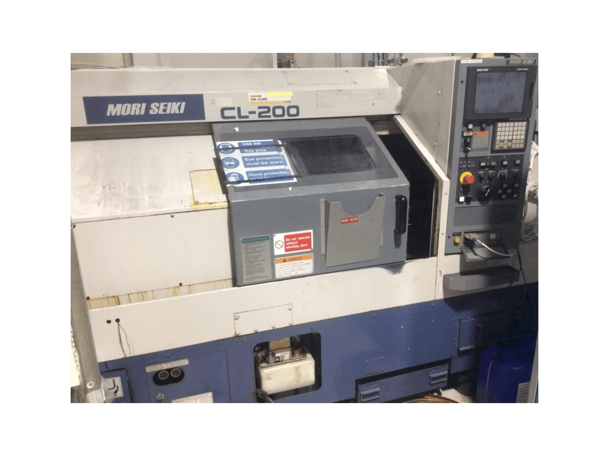 Vista frontale della macchina MORI SEIKI CL-200