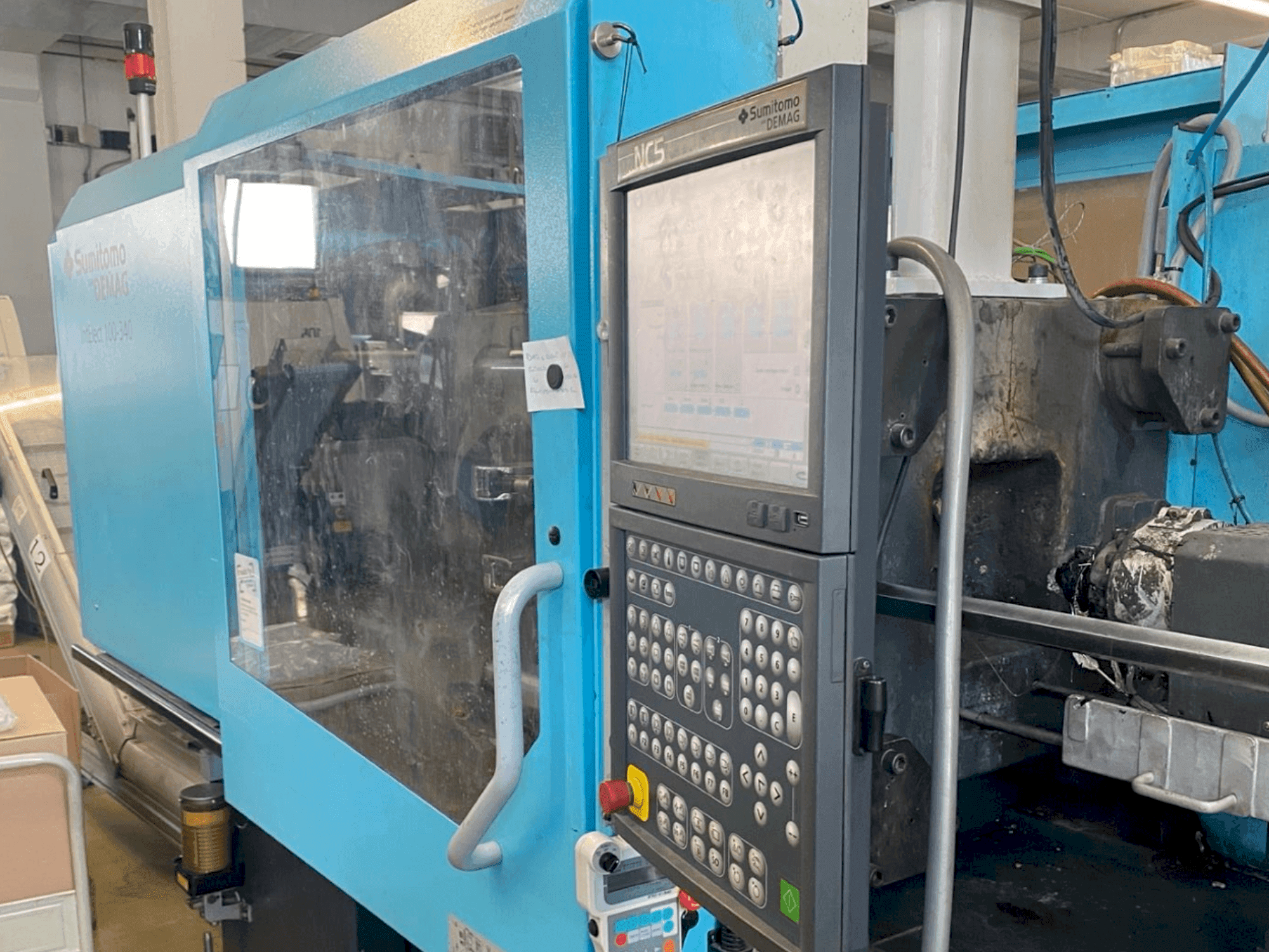 Vista frontale della macchina DEMAG IntElect 100/470-340 Smart