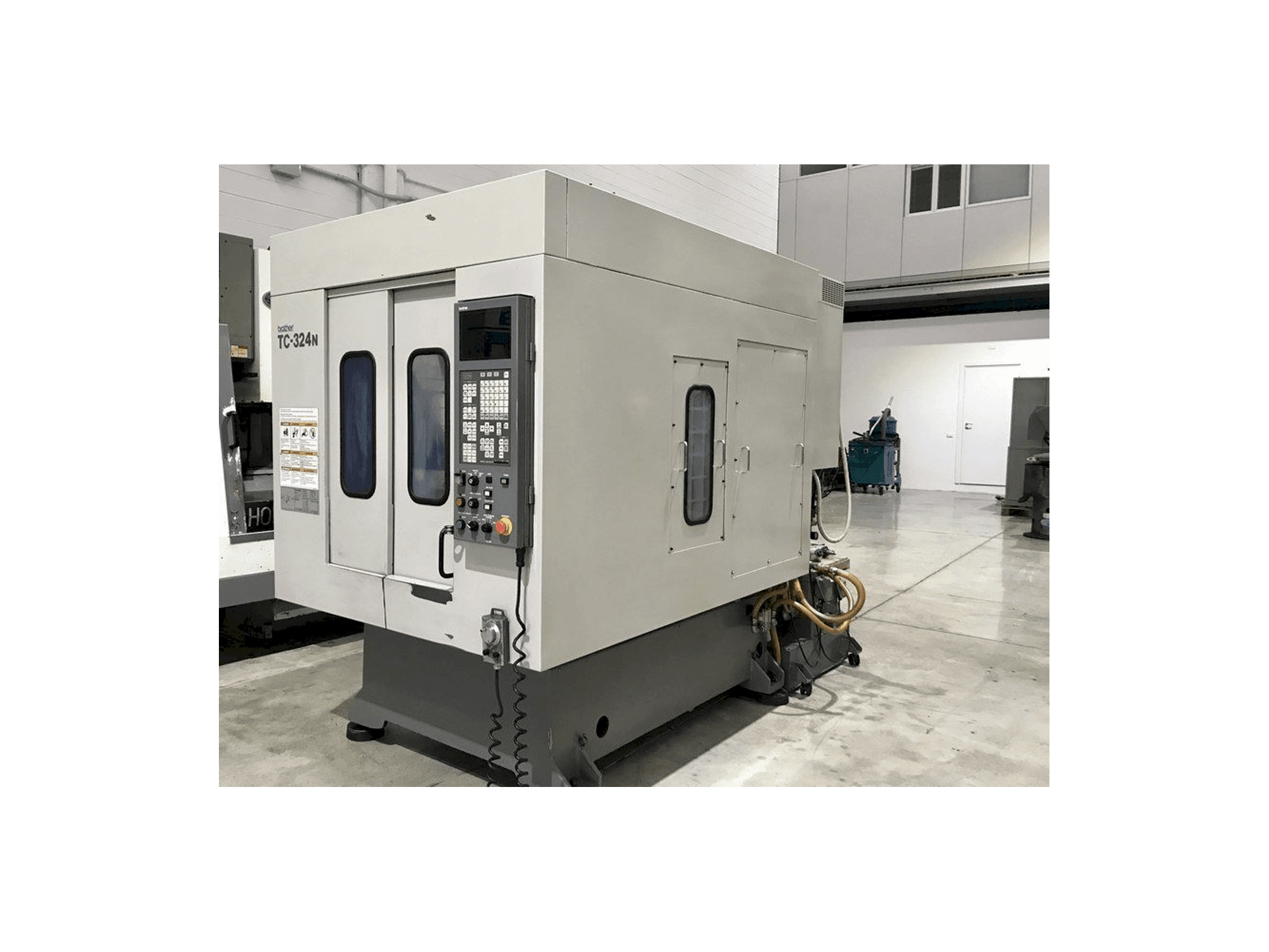 Vista frontale della macchina Brother TC 324N