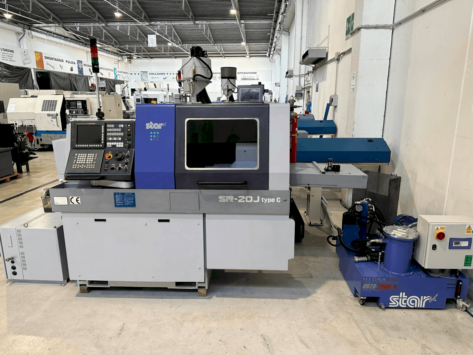 Vista frontale della macchina Star SR-20J type C