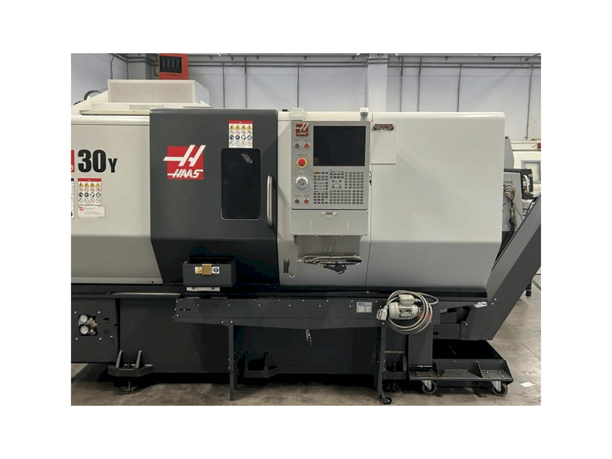 Vista frontale della macchina HAAS DS30Y