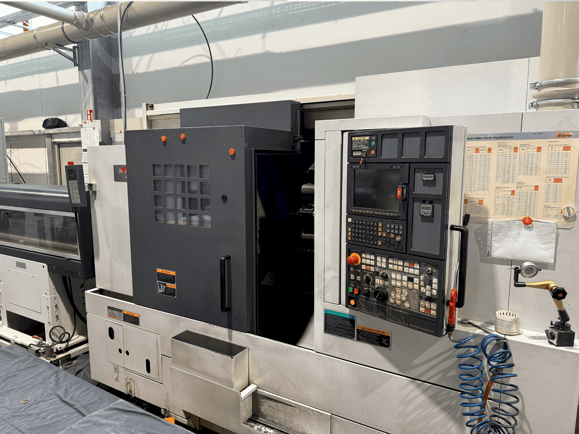 Vista frontale della macchina MORI SEIKI NL2500Y /700