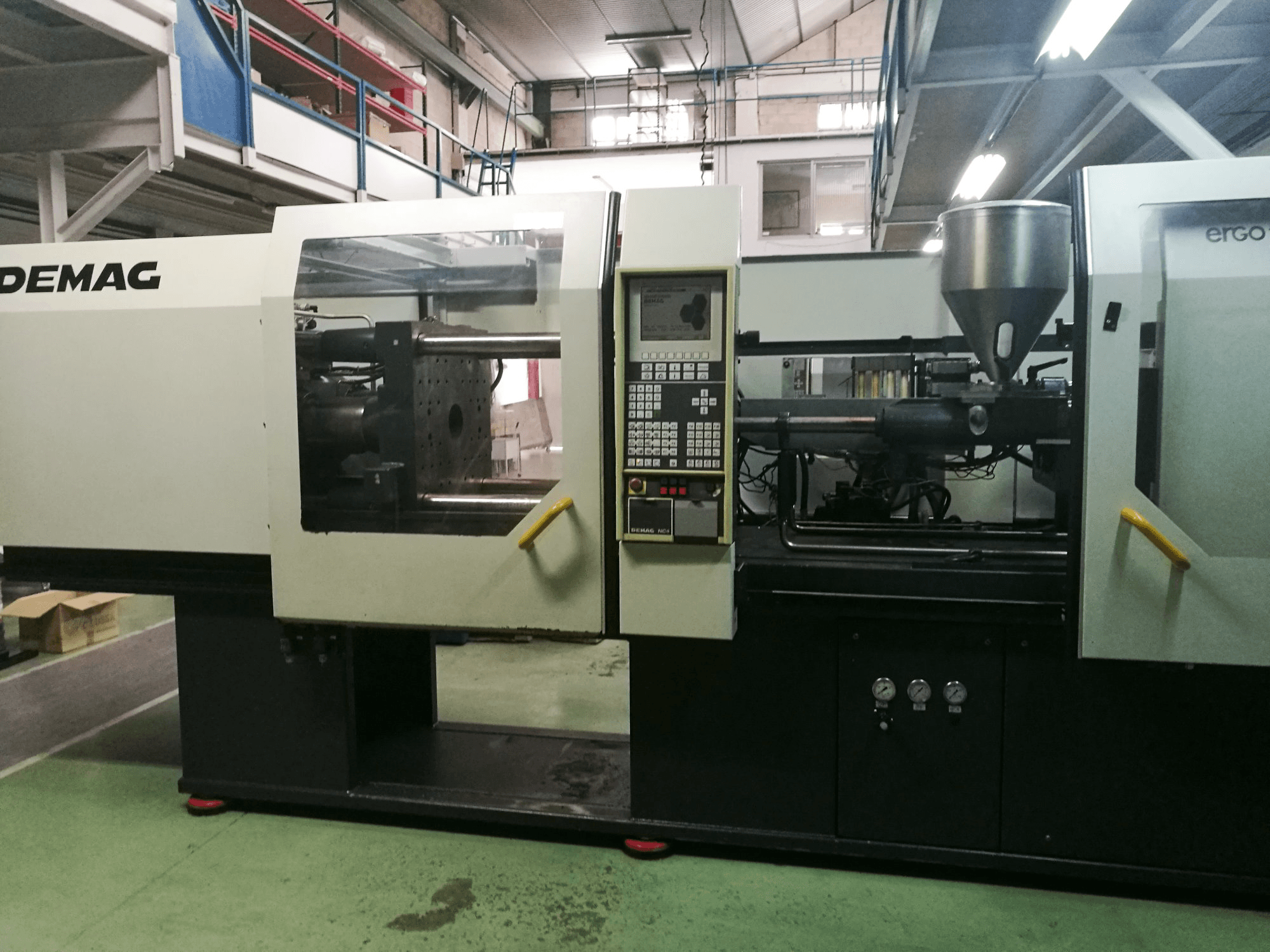 Vista frontale della macchina DEMAG ERGOtech 110-430 compact