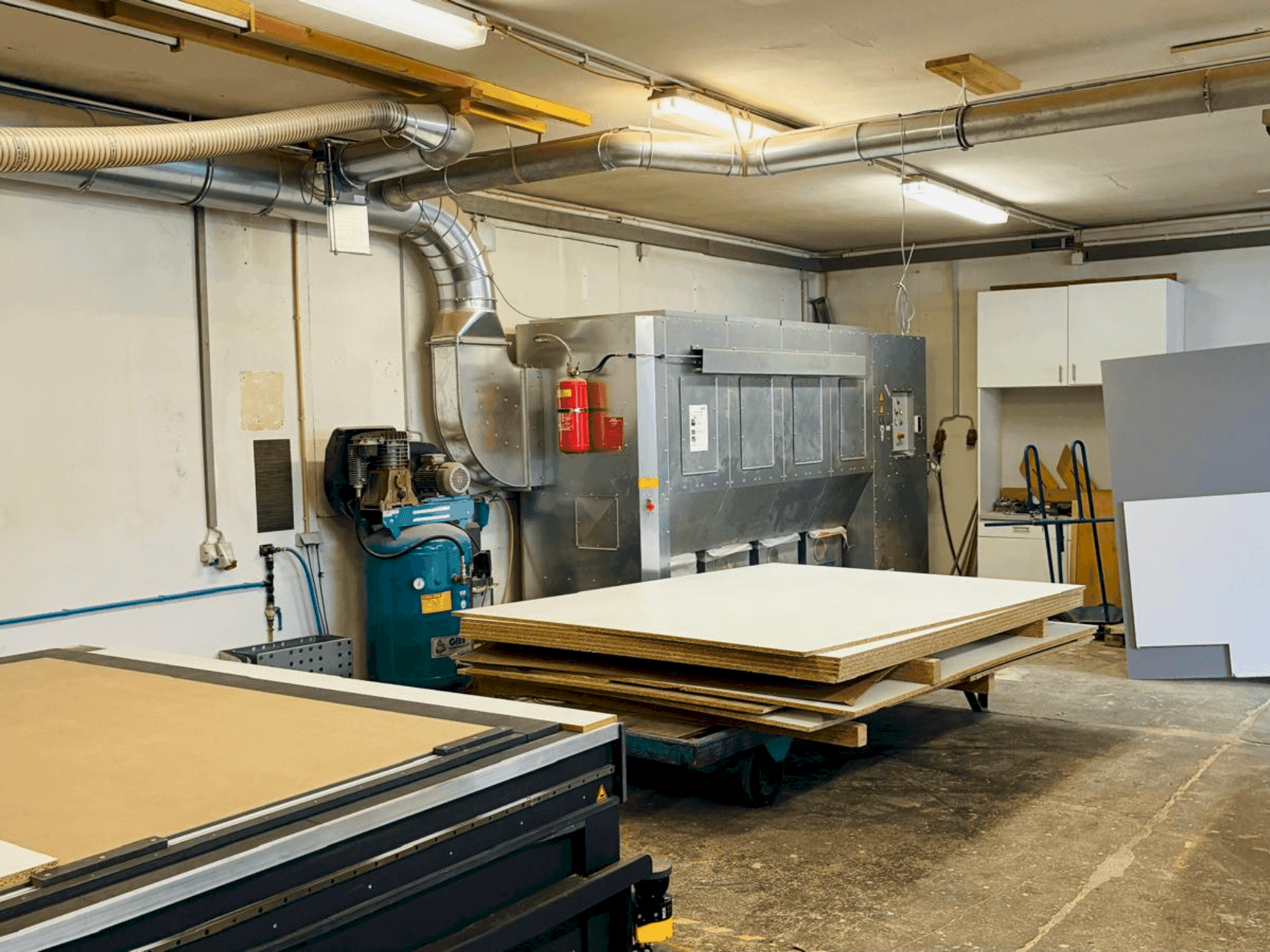 Vista frontale della macchina NESTRO NE 350P20