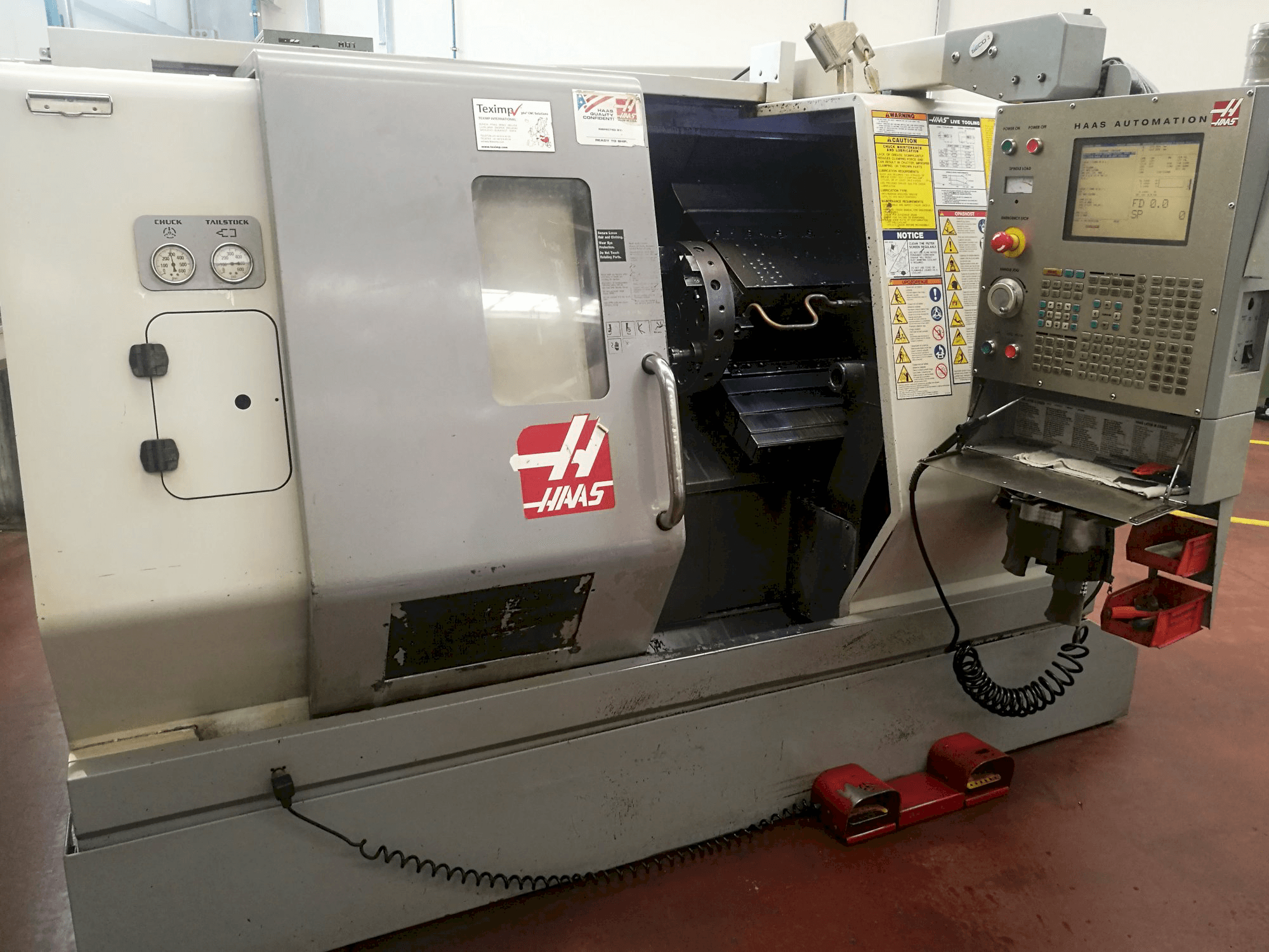 Vista lato sinistro della macchina HAAS SL-20THE