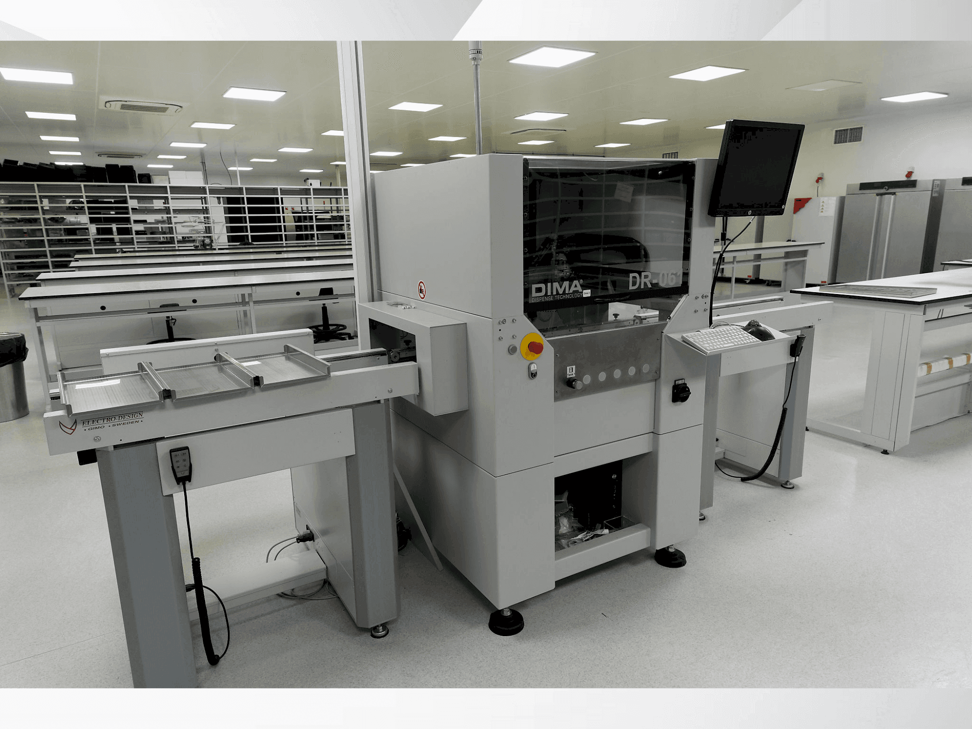 Vista frontale della macchina DIMA DR-061