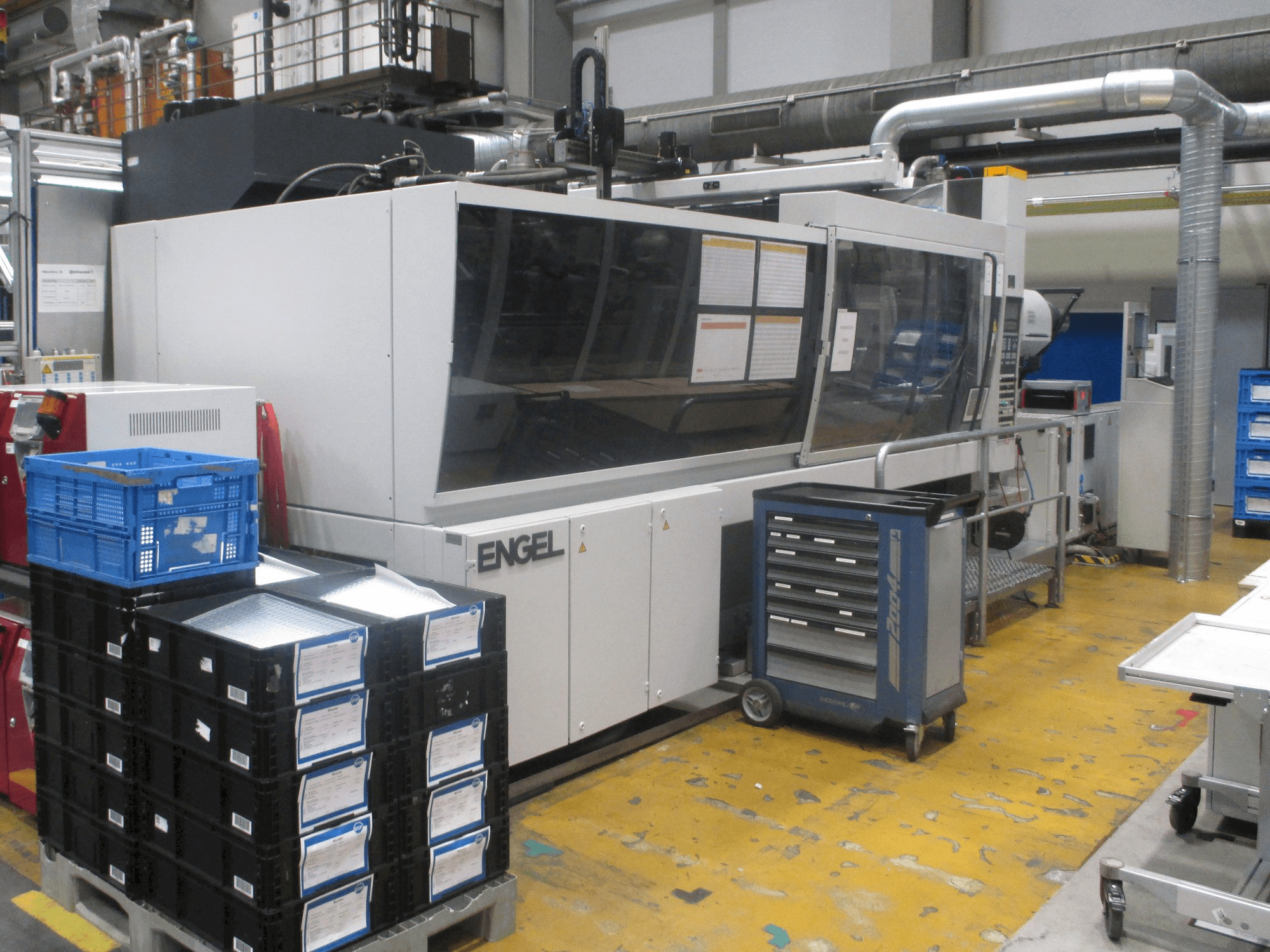 Vista frontale della macchina ENGEL ES 3550/600 HL