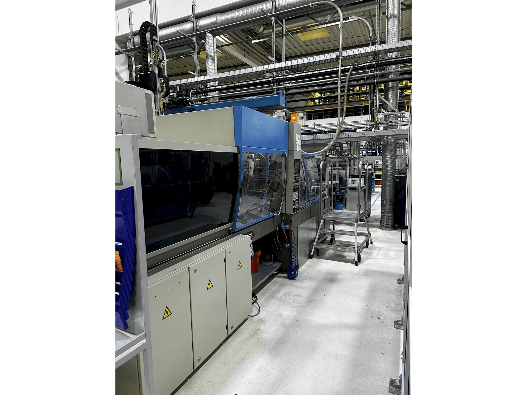 Vista frontale della macchina Engel ES 750/175 HL