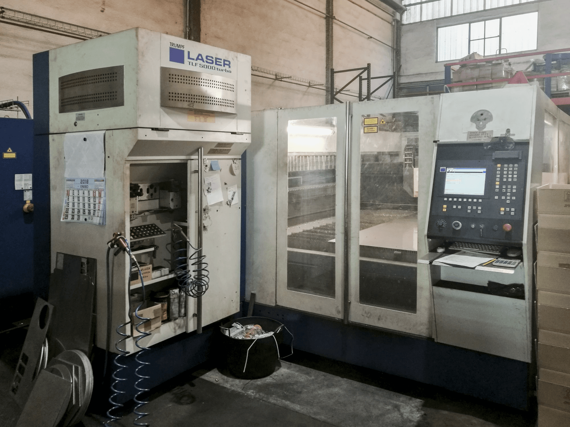 Vista frontale della macchina Trumpf Trumatic L3050