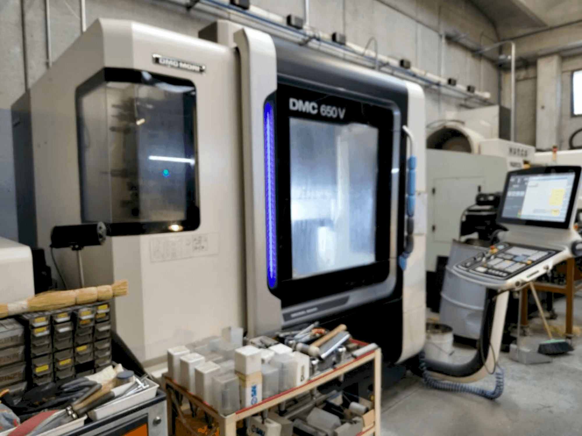 Vista frontale della macchina DMG MORI DMC 650V