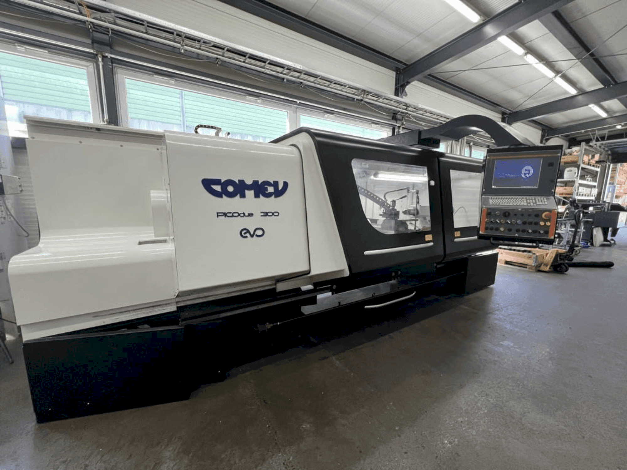 Vista frontale della macchina COMEV PICOdue 300 EVO