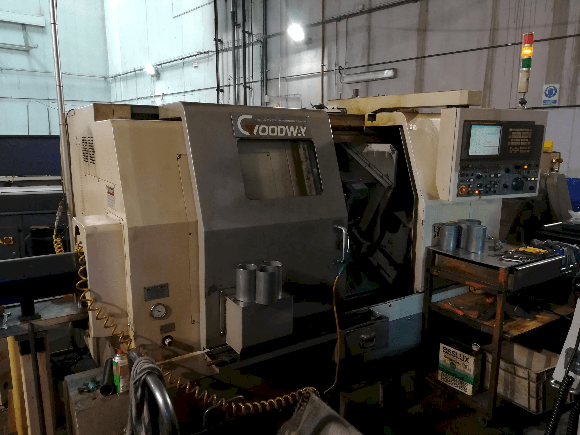 Vista frontale della macchina Goodway GS 200