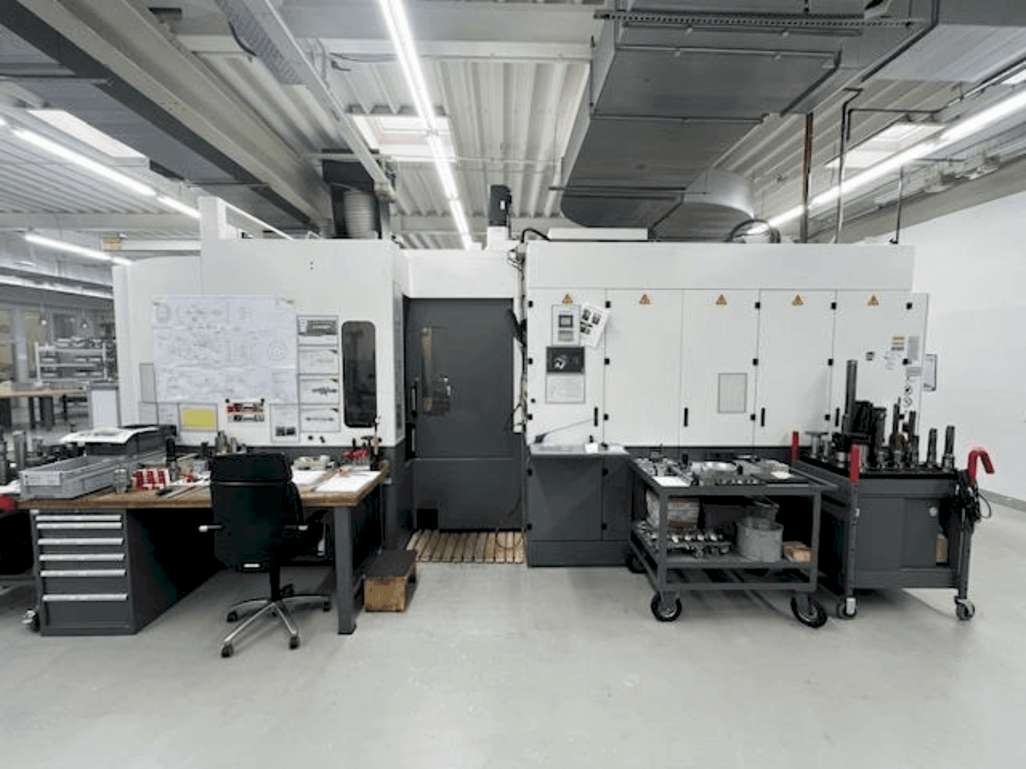 Vista frontale della macchina HULLER HILLE Nbh 170