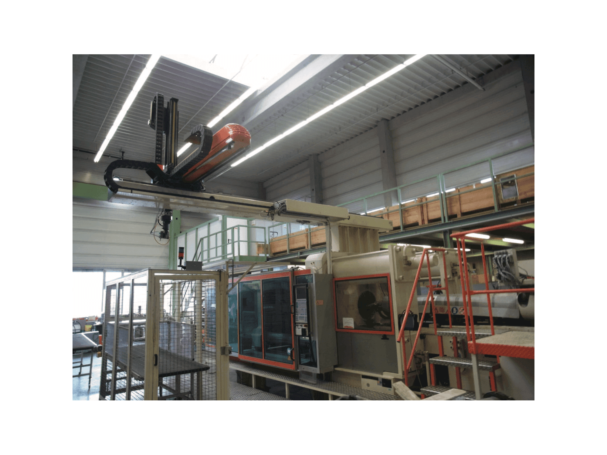 Vista frontale della macchina Krauss Maffei 650-6100 CM