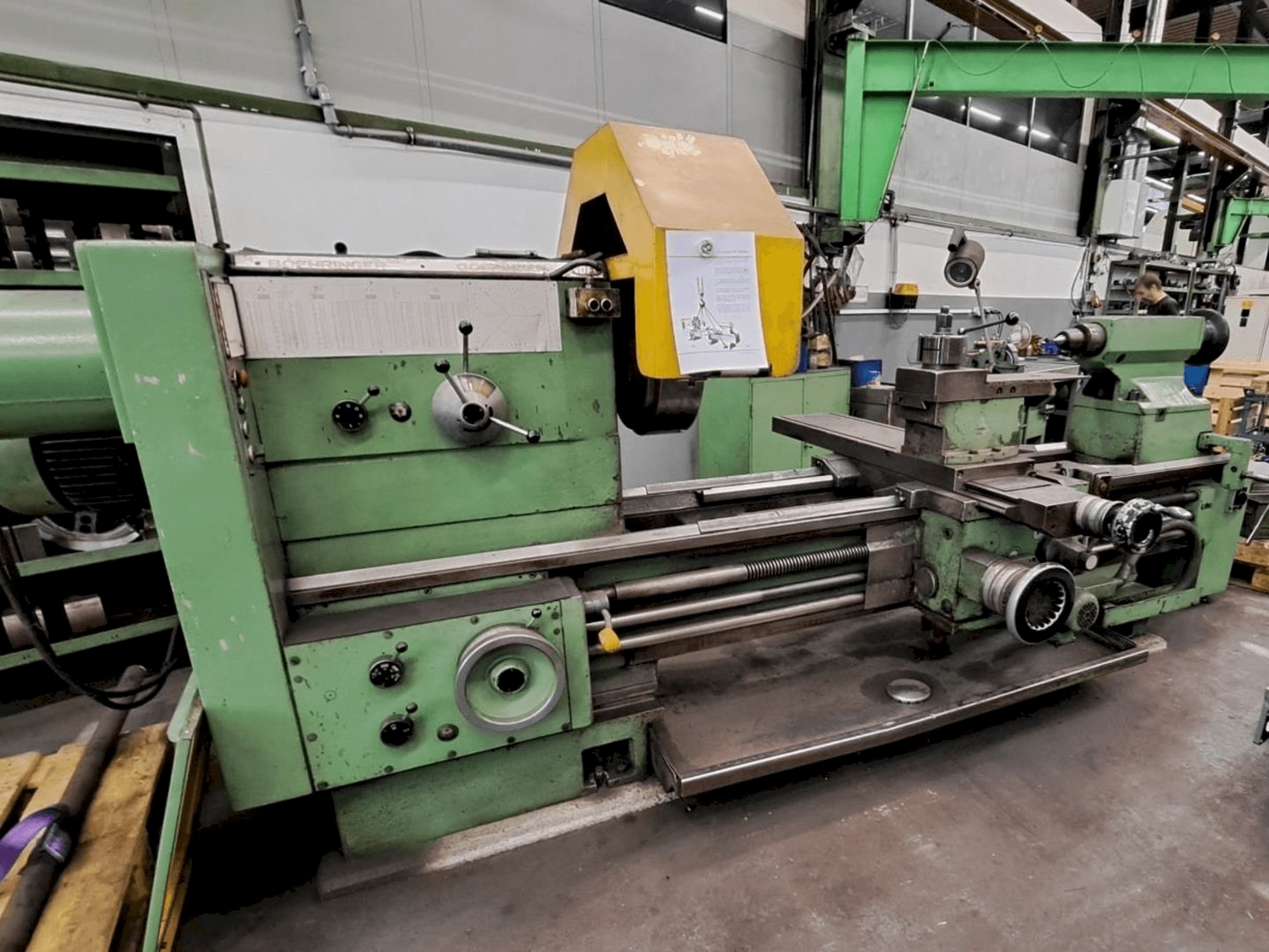 Vista frontale della macchina BOEHRINGER VDF V 800