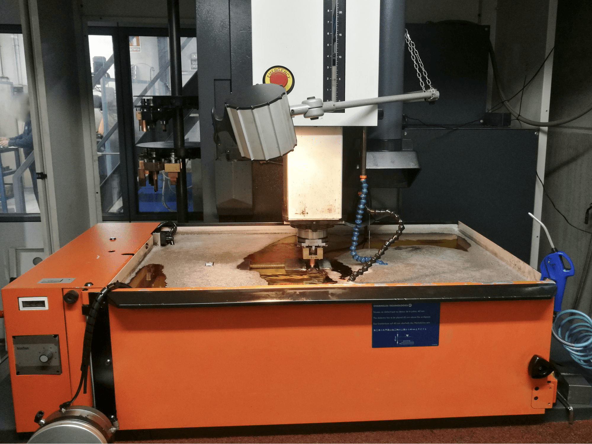 Vista frontale della macchina CHARMILLES ROBOFORM 2000+