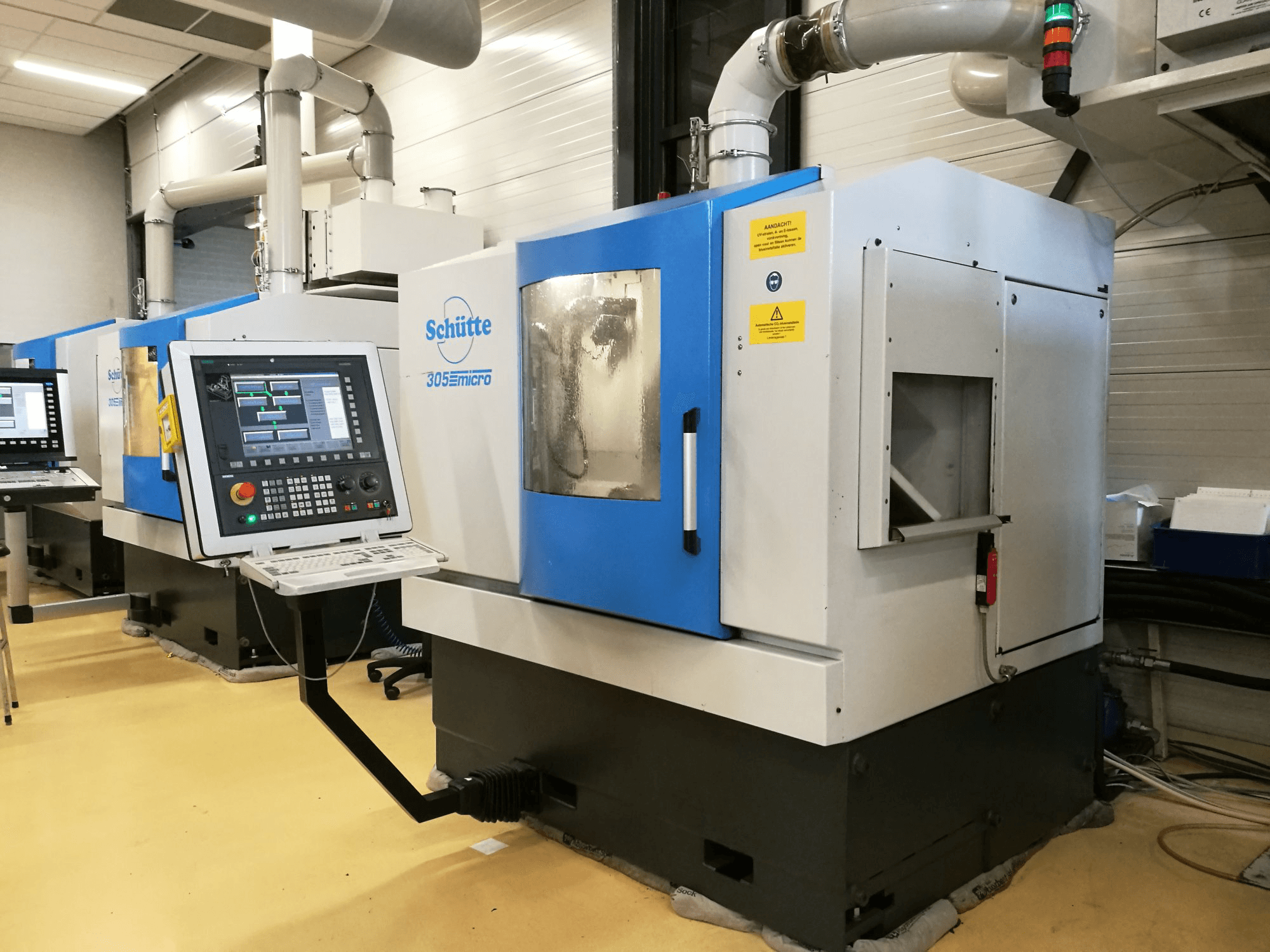 Vista lato destro della macchina Schuette WU305L