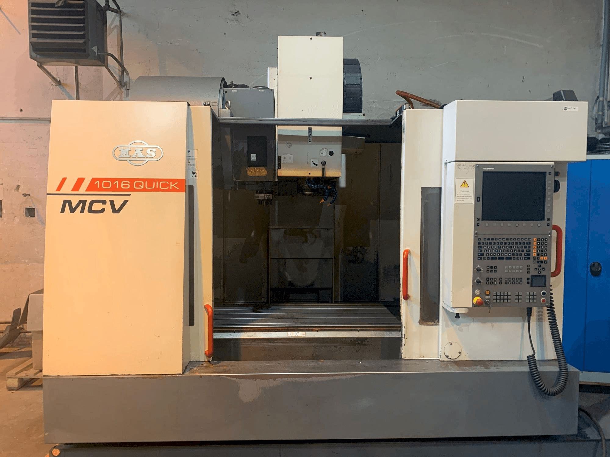 Vista frontale della macchina KOVOSVIT MAS MCV 1016 QUICK