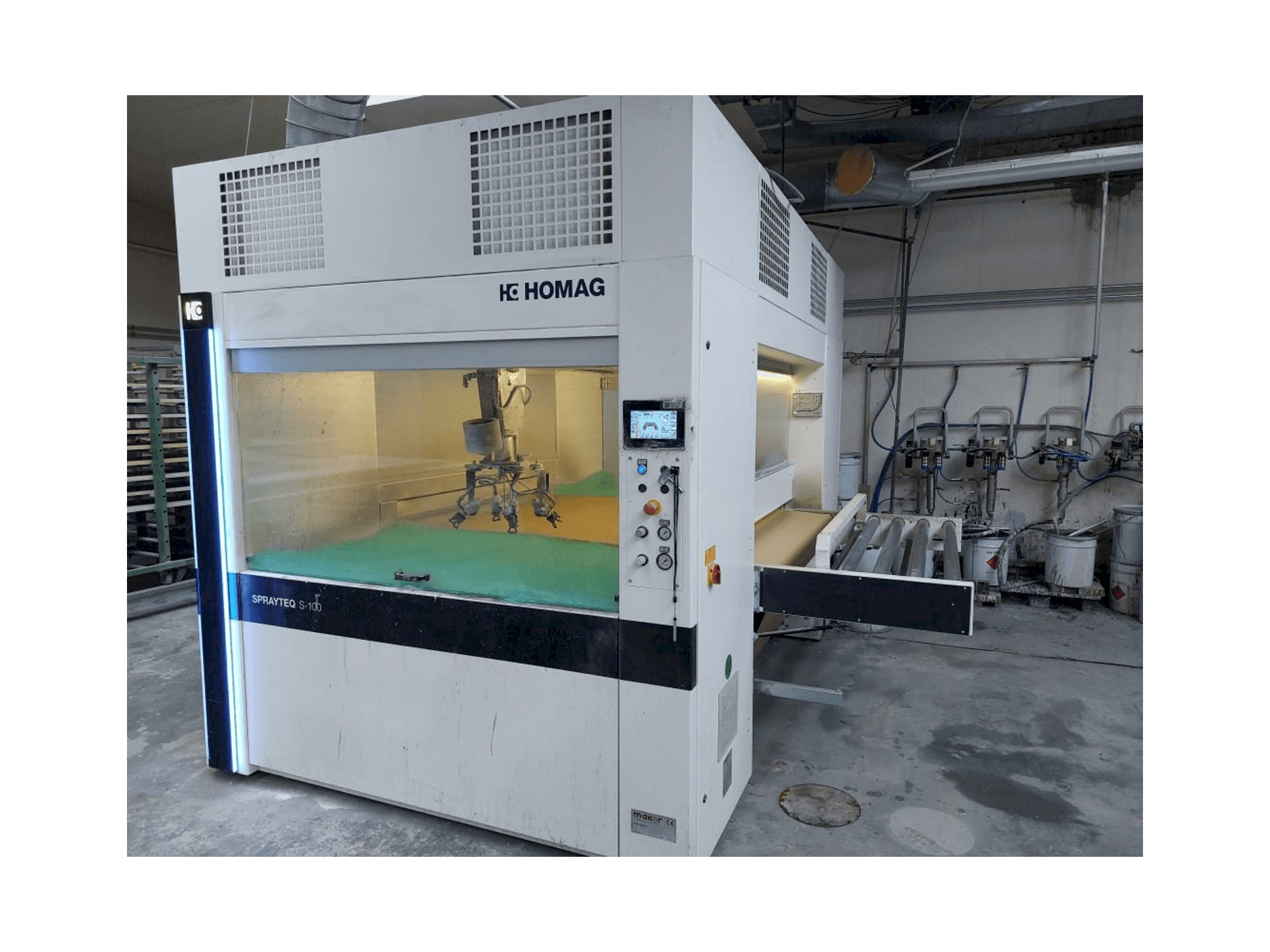 Vista frontale della macchina HOMAG SPRAYTEQ S-100