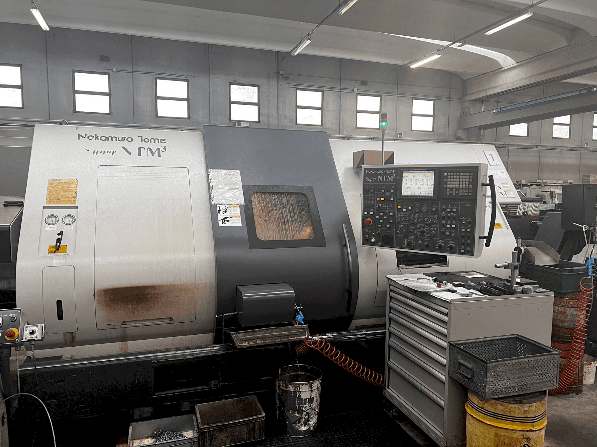 Vista frontale della macchina NAKAMURA NTM3