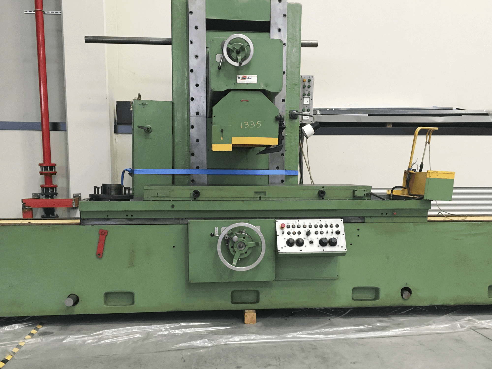 Vista frontale della macchina Inter-plast 3 D 725