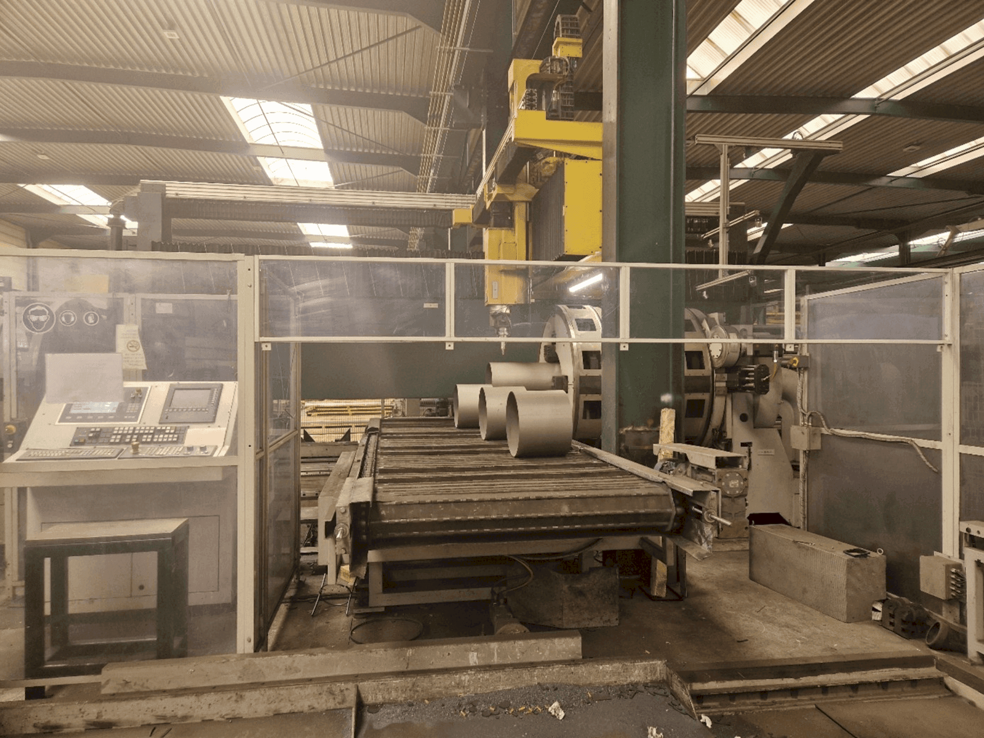 Vista frontale della macchina TTM FL 600 3D