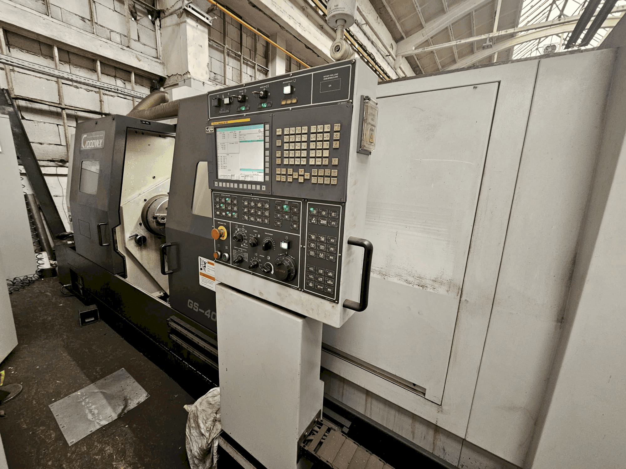 Vista frontale della macchina Goodway GS-4000LM