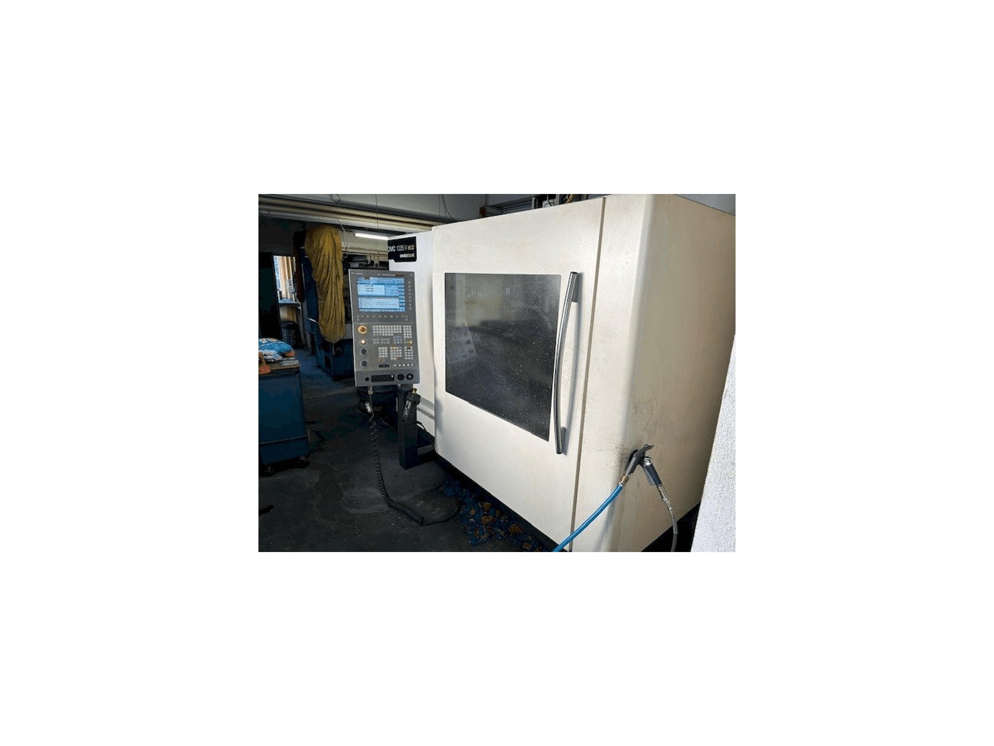 Vista frontale della macchina DMG 1035 Evo