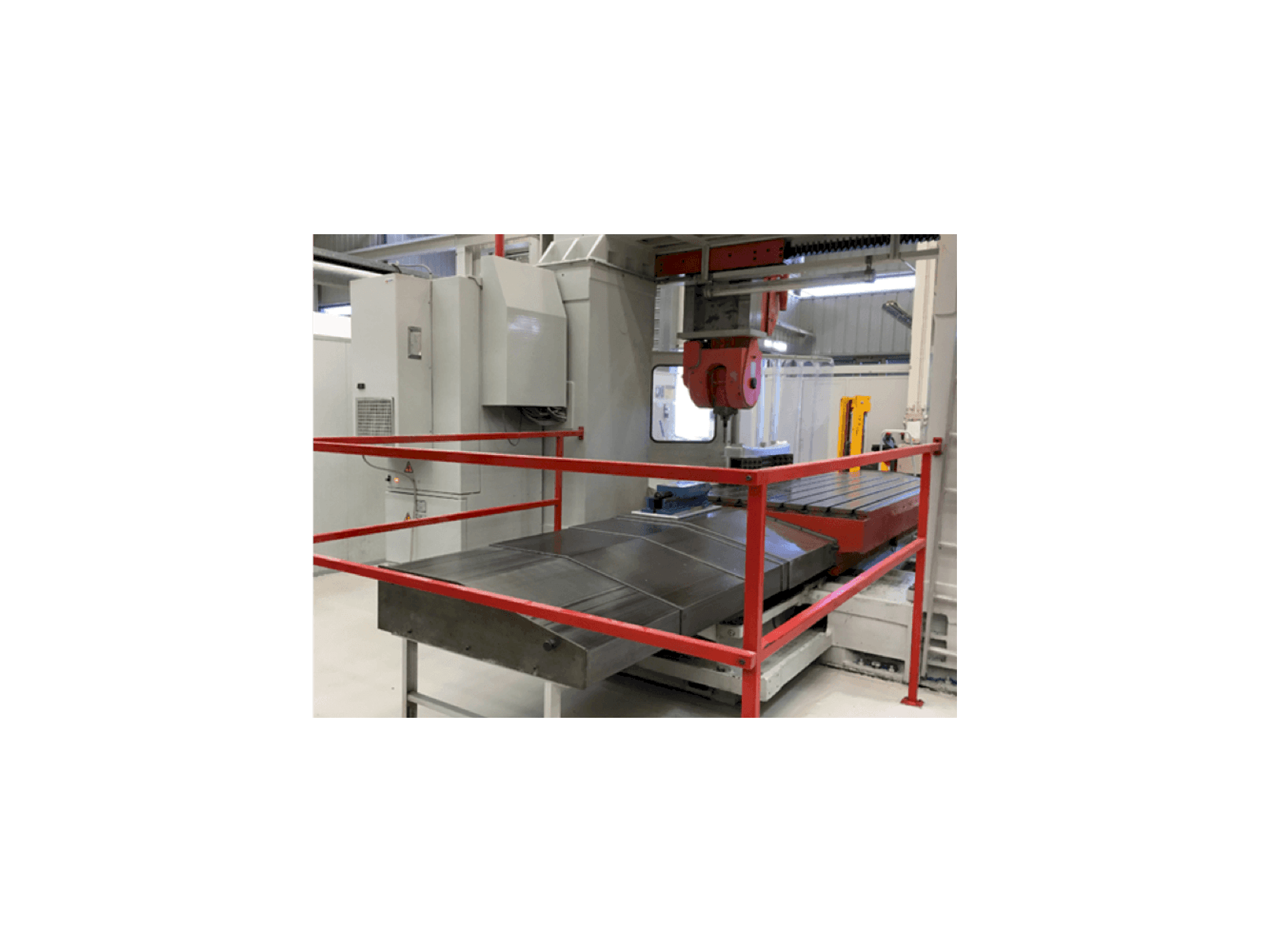 Vista frontale della macchina Zayer KP 3000 AR